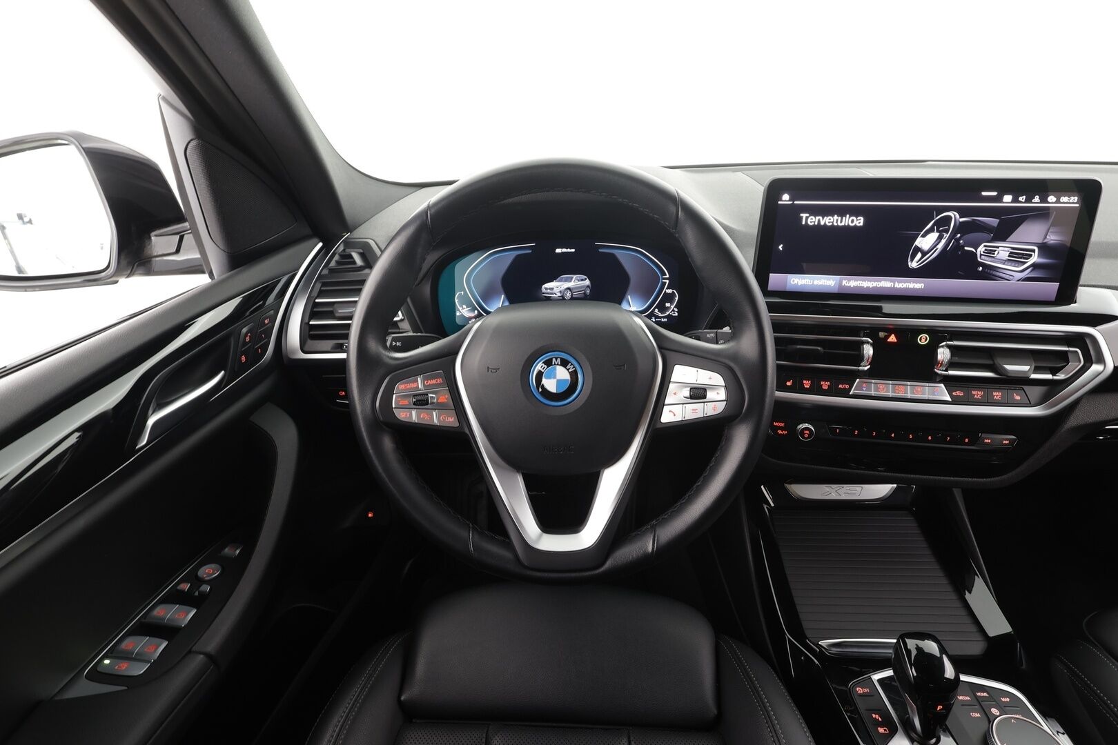 BMW X3 2023 G01 xDrive 30e A Charged Edition * ACC / P.kamera / Muistipenkki / Hifi / Sporttinahat / LED / Navi / Sähköluukku * - 1.Om Suomi-auto / Akku kuntotarkastettu / Kahdet renkaat aluvanteilla / Merkkihuollettu