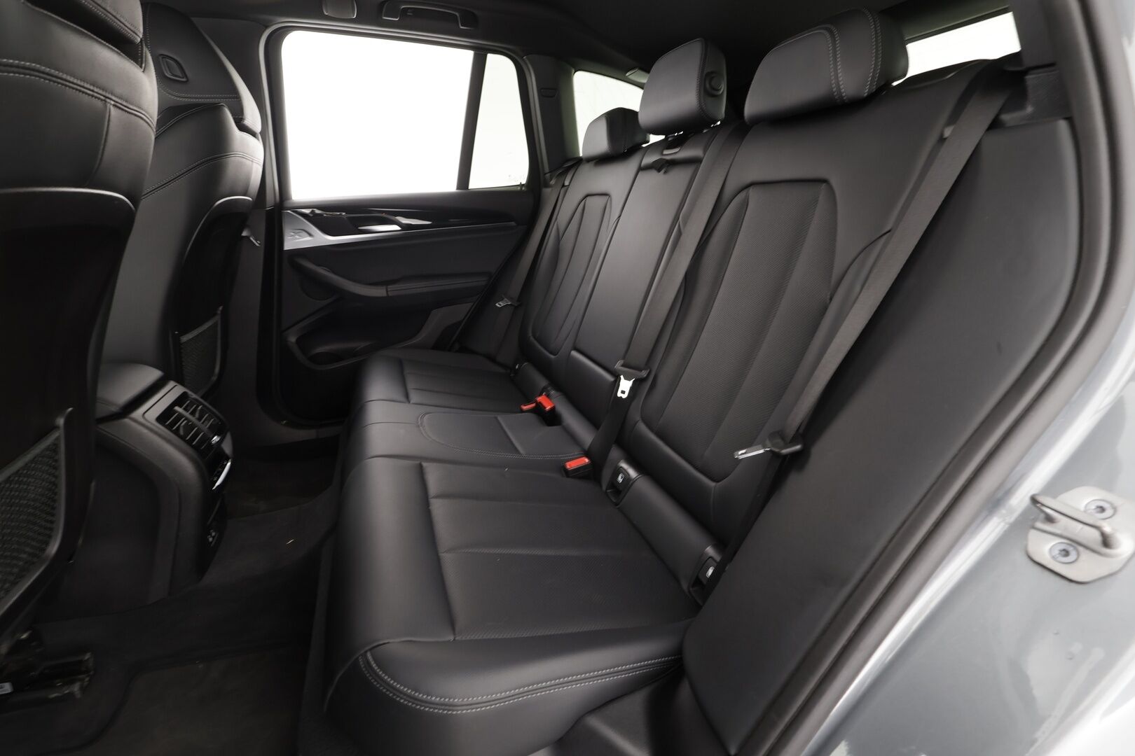 BMW X3 2023 G01 xDrive 30e A Charged Edition * ACC / P.kamera / Muistipenkki / Hifi / Sporttinahat / LED / Navi / Sähköluukku * - 1.Om Suomi-auto / Akku kuntotarkastettu / Kahdet renkaat aluvanteilla / Merkkihuollettu