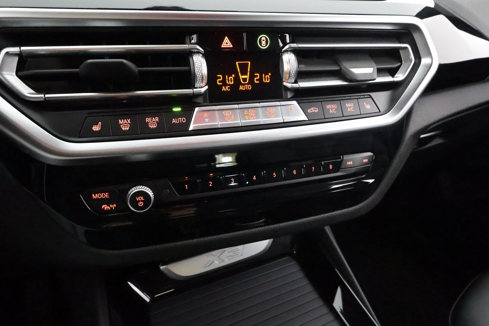 BMW X3 2023 G01 xDrive 30e A Charged Edition * ACC / P.kamera / Muistipenkki / Hifi / Sporttinahat / LED / Navi / Sähköluukku * - 1.Om Suomi-auto / Akku kuntotarkastettu / Kahdet renkaat aluvanteilla / Merkkihuollettu