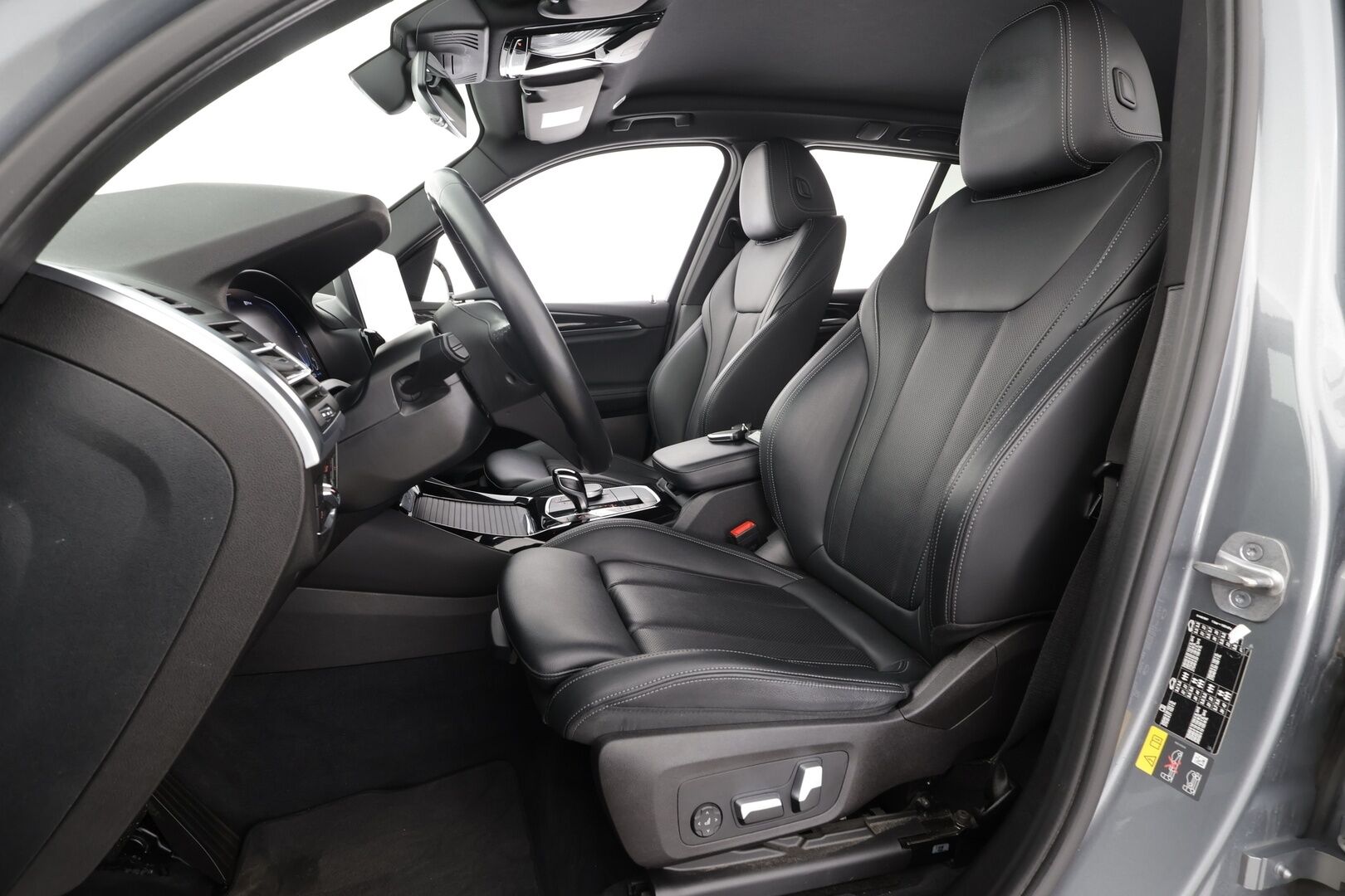 BMW X3 2023 G01 xDrive 30e A Charged Edition * ACC / P.kamera / Muistipenkki / Hifi / Sporttinahat / LED / Navi / Sähköluukku * - 1.Om Suomi-auto / Akku kuntotarkastettu / Kahdet renkaat aluvanteilla / Merkkihuollettu