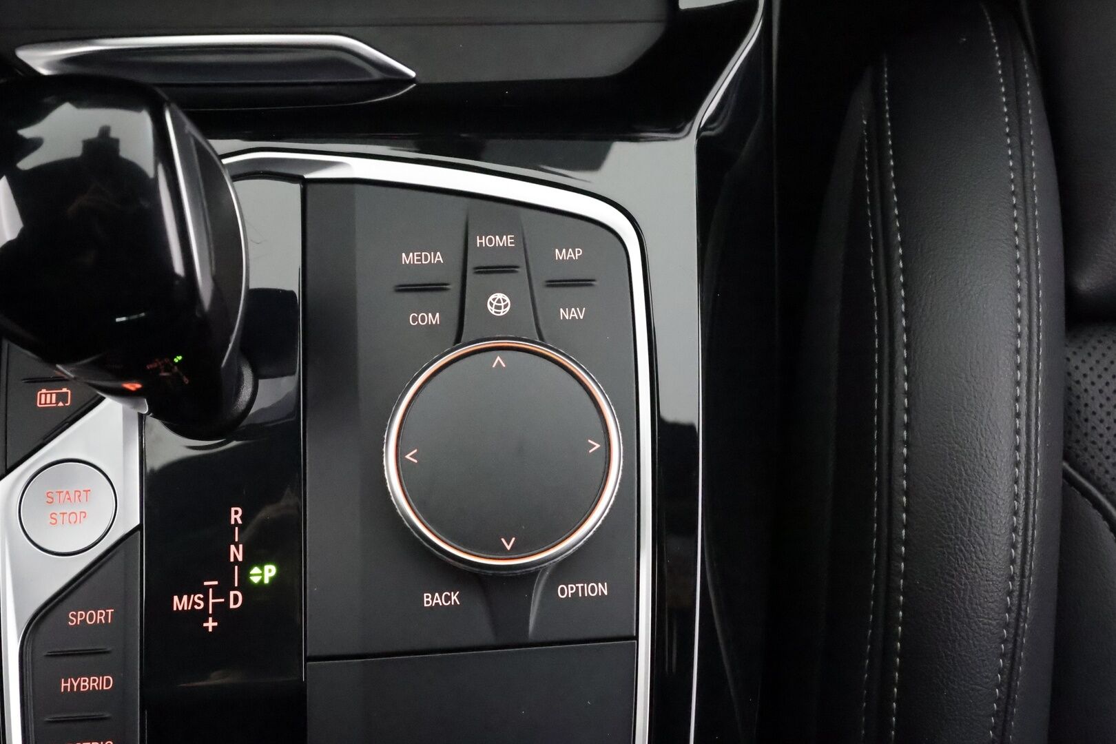 BMW X3 2023 G01 xDrive 30e A Charged Edition * ACC / P.kamera / Muistipenkki / Hifi / Sporttinahat / LED / Navi / Sähköluukku * - 1.Om Suomi-auto / Akku kuntotarkastettu / Kahdet renkaat aluvanteilla / Merkkihuollettu