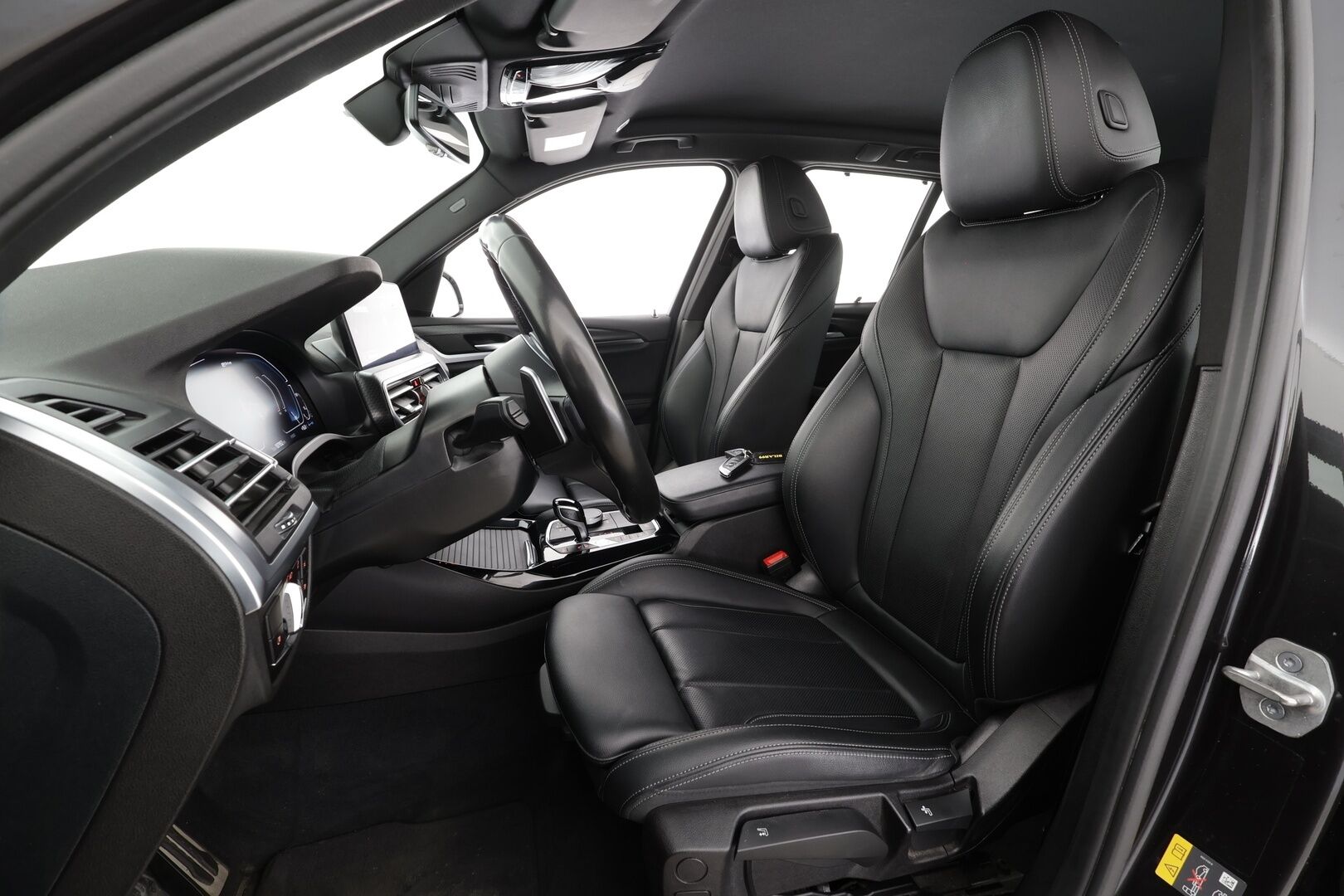 BMW X3 2023 G01 xDrive 30e A Charged Edition M-Sport ** Nahkasisusta / P-Kamera / LED / Hifi ** - 1.om Suomi-auto / Merkkihuollettu / 2x vanteet