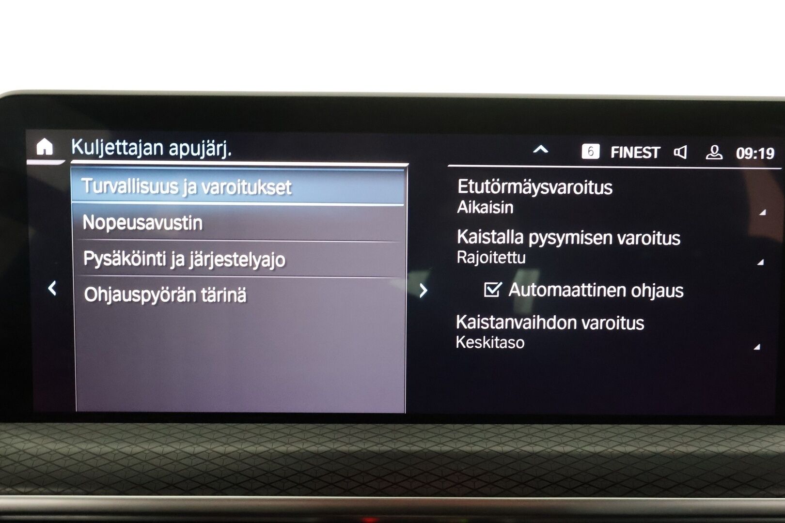 BMW X3 2023 G01 xDrive 30e A Charged Edition M-Sport * Vakkari / P.kamera / LED / Navi / Hifi / Sporttinahat / Sähköluukku * - 1.Om Suomi-auto / Akku kuntotarkastettu / Merkkihuollettu 