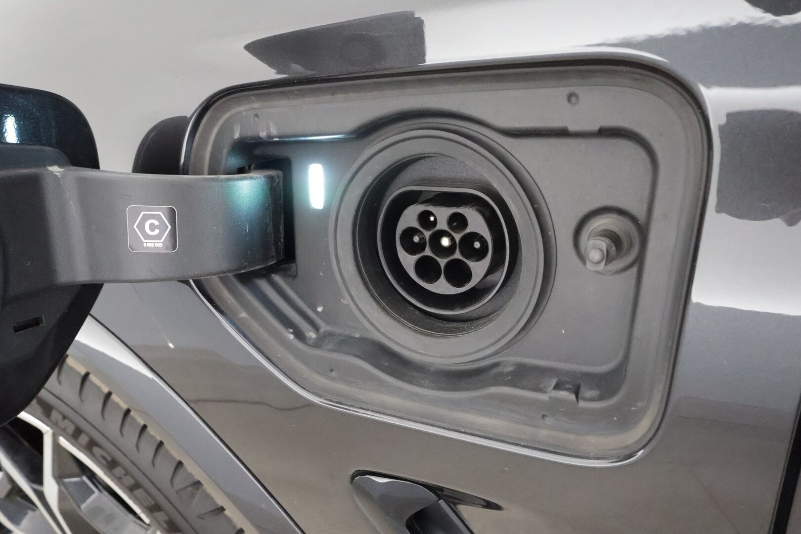 BMW X3 2023 G01 xDrive 30e A Charged Edition M-Sport ** Nahkasisusta / P-Kamera / LED / Hifi ** - 1.om Suomi-auto / Merkkihuollettu / 2x vanteet