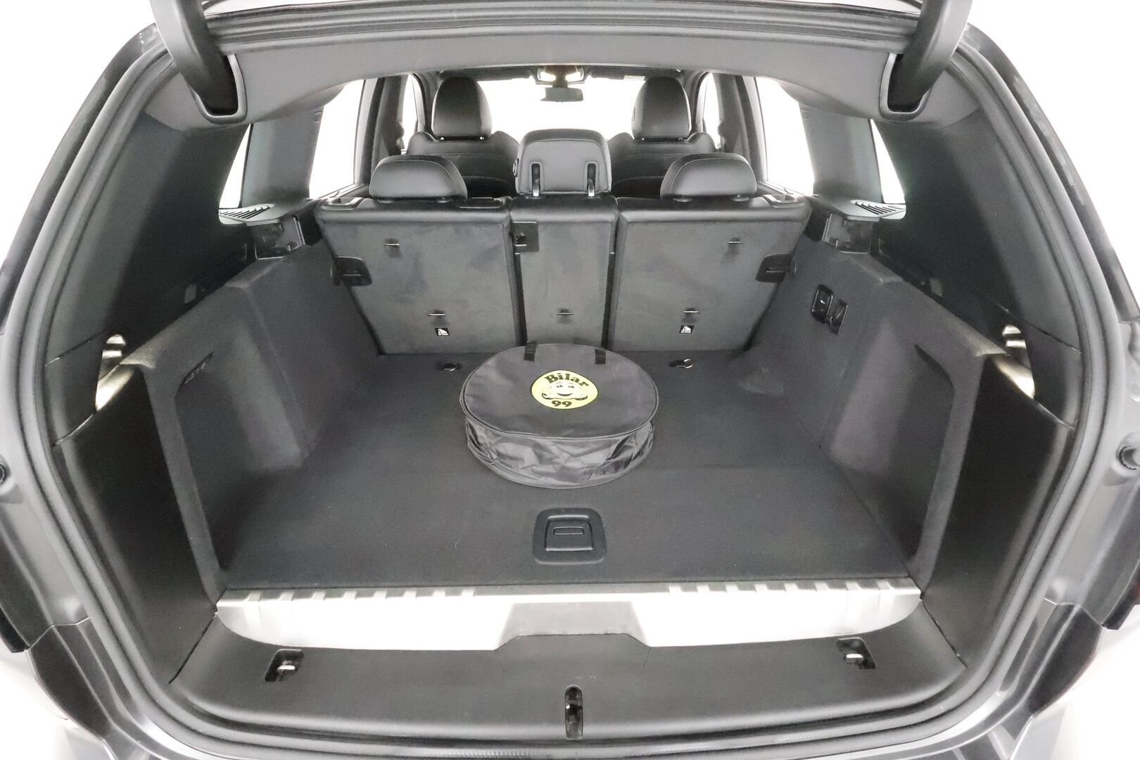 BMW X3 2023 G01 xDrive 30e A Charged Edition M-Sport ** Nahkasisusta / P-Kamera / LED / Hifi ** - 1.om Suomi-auto / Merkkihuollettu / 2x vanteet