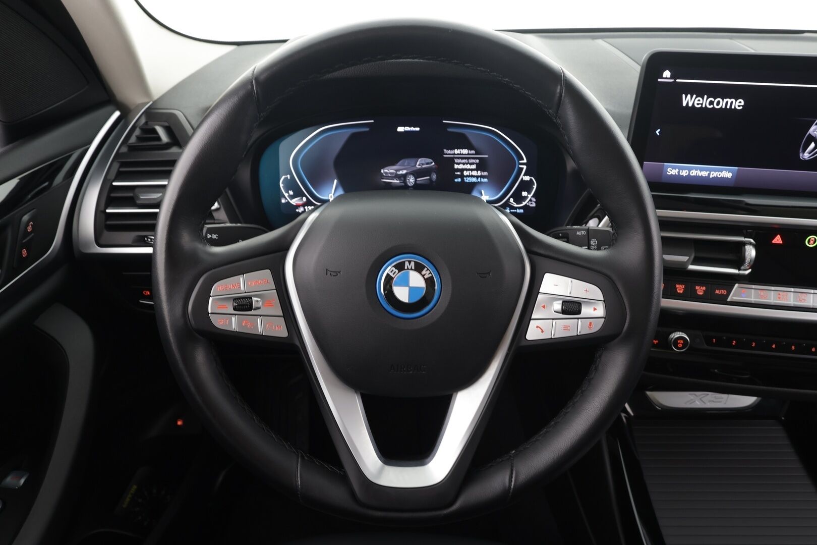 BMW X3 2023 G01 xDrive 30e A Charged Edition * ACC / P.kamera / Hifi / Koukku / Sporttinahat / Sähköluukku / Navi * - 1.Om Suomi-auto / Kahdet renkaat aluvanteilla / Merkkihuollettu