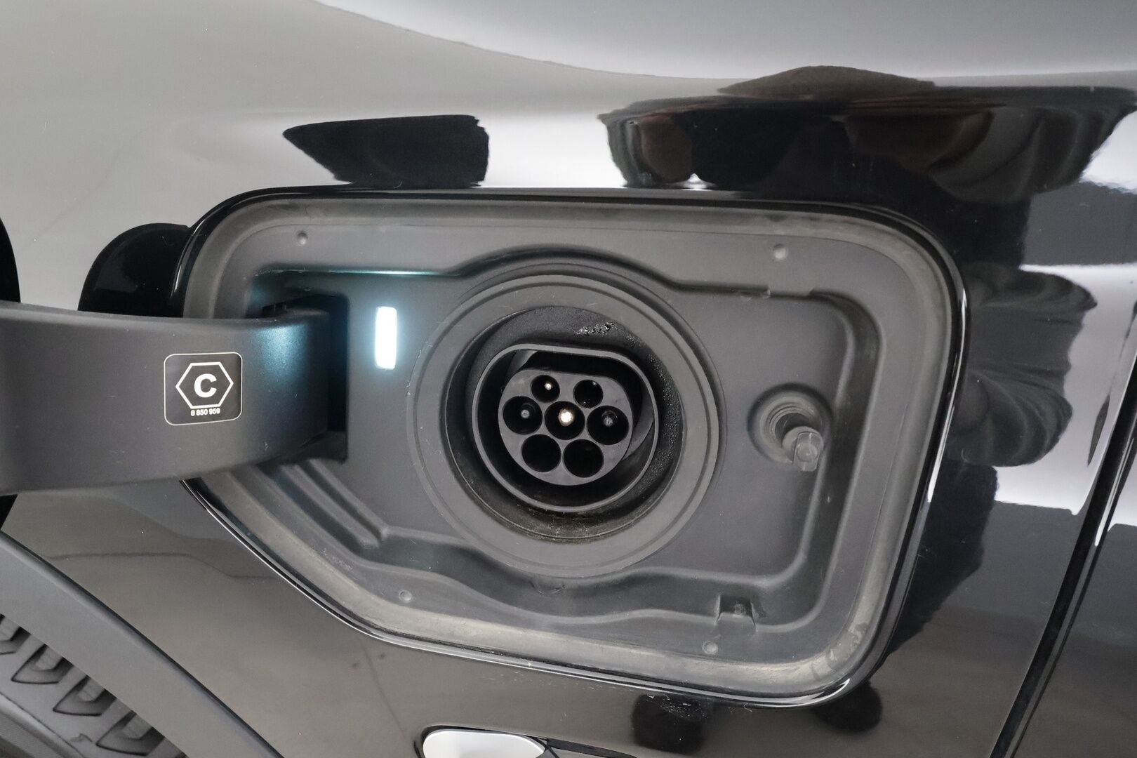 BMW X3 2023 G01 xDrive 30e A Charged Edition * ACC / P.kamera / Hifi / Koukku / Sporttinahat / Sähköluukku / Navi * - 1.Om Suomi-auto / Kahdet renkaat aluvanteilla / Merkkihuollettu