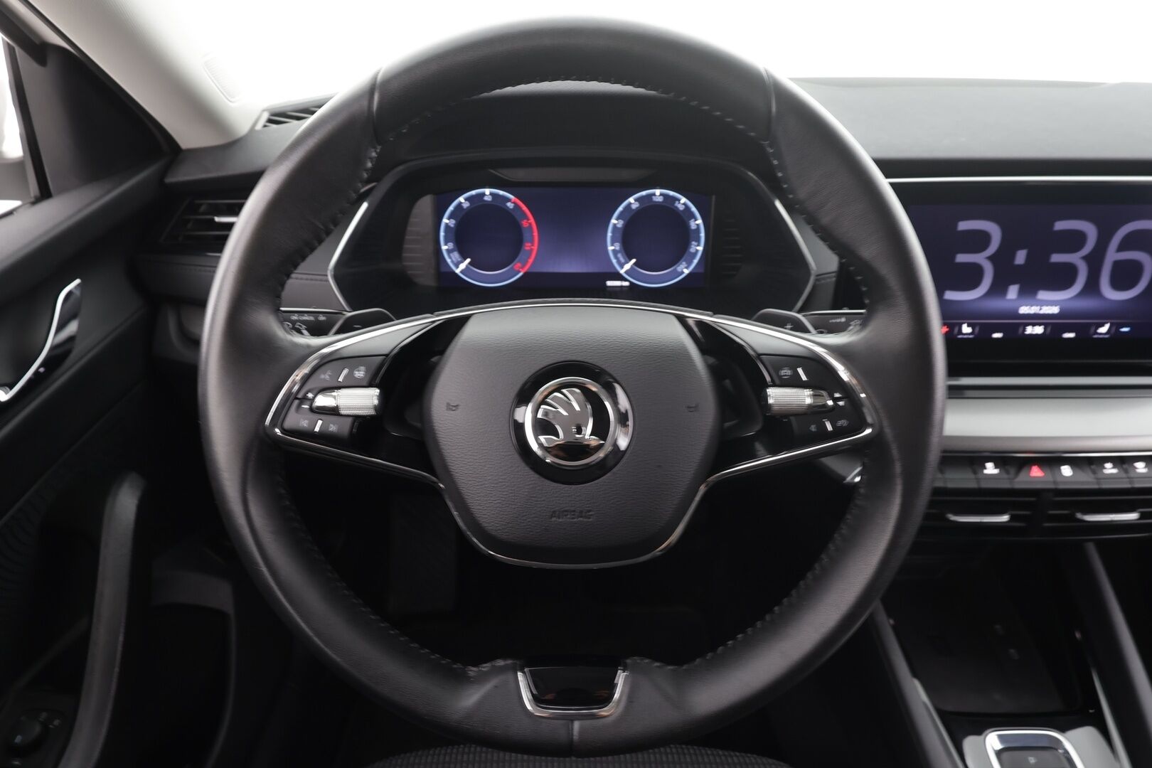 Skoda Octavia 2023 Combi 2.0 TDI 150 Ambition Nordic Edition DSG * Webasto / LED / Vakkari / Kaistavahti / Keyless * - 1.Om Suomi-auto / Kahdet renkaat