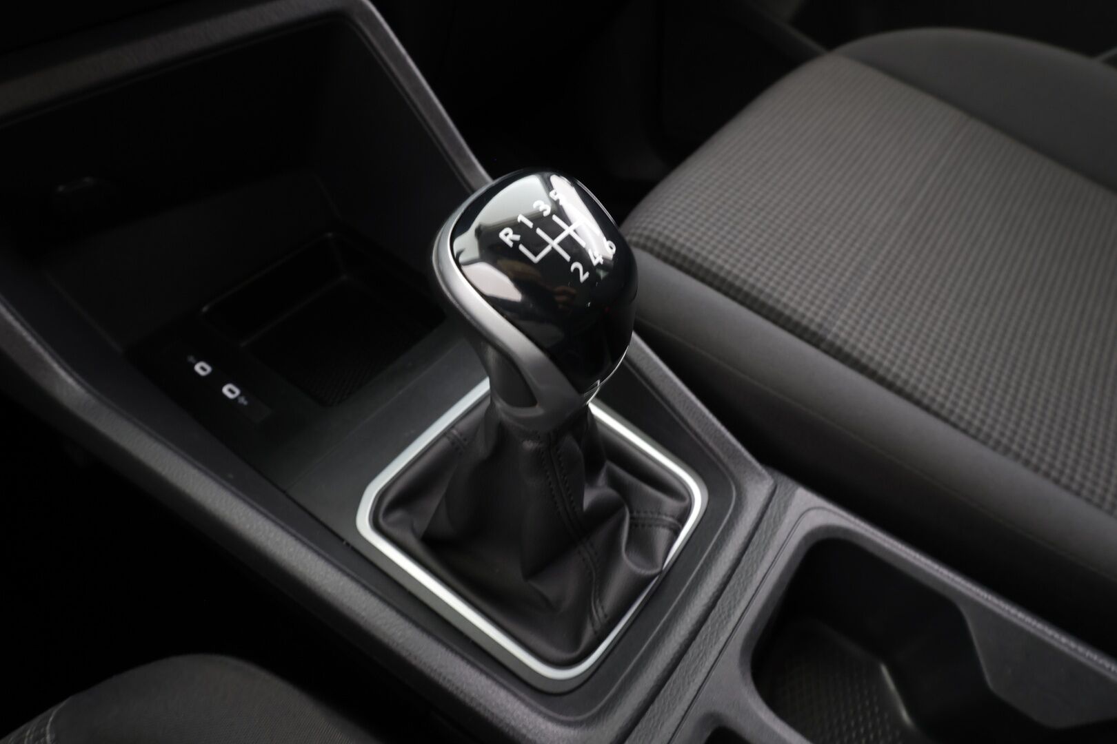 Volkswagen Caddy 2023 Family 2,0 TDI 75kW  7-P * 1.Om Suomi-auto / Vakkari / P.tutkat / Webasto / Koukku / 2xRenkaat *