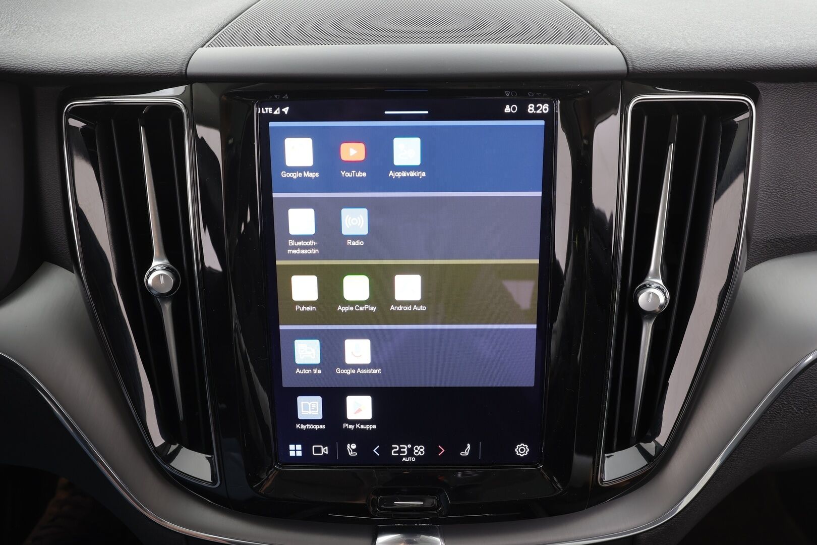 Volvo XC60 2023 T6 AWD Long Range Core aut * ACC / Webasto / Panorama / Koukku / P.Kamera / LED / Navi / Facelift / BLIS / Keyless * - 1.Om Suomi-auto / Kahdet renkaat aluvanteilla / Merkkihuollettu - HULLUT AVAJAISHULINAT KORKOTARJOUS 3,29 %