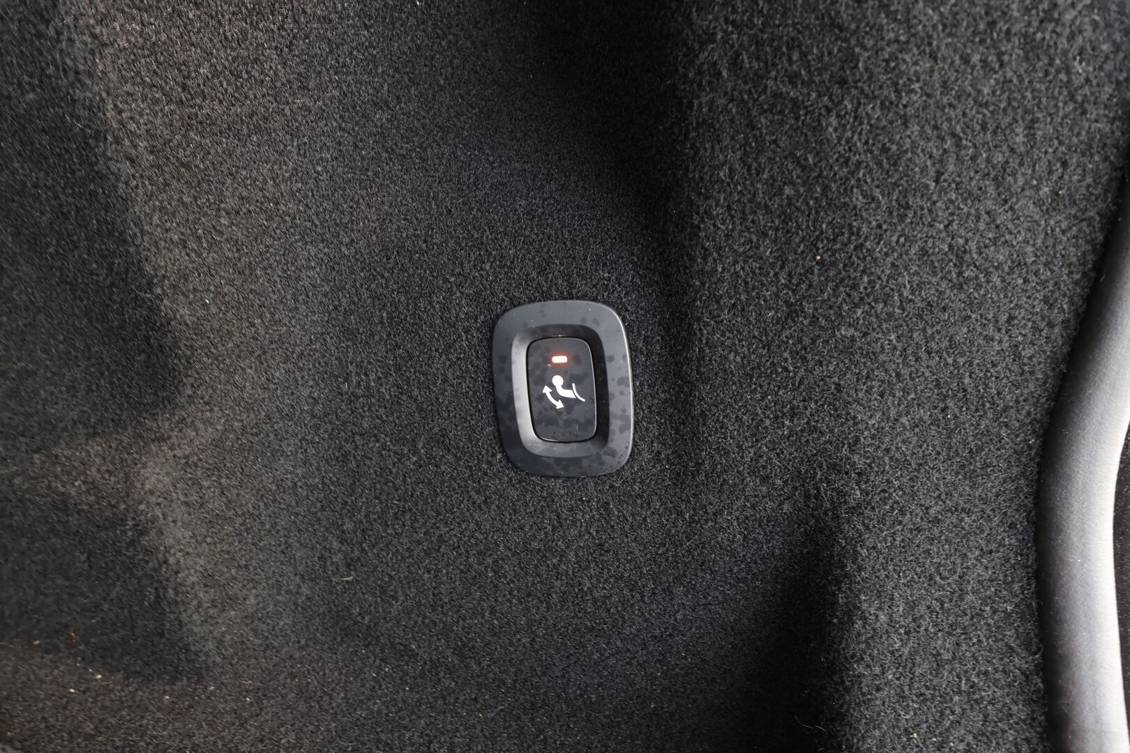 Volvo XC60 2023 T6 AWD Long Range Core aut * ACC / Webasto / Panorama / Koukku / P.Kamera / LED / Navi / Facelift / BLIS / Keyless * - 1.Om Suomi-auto / Kahdet renkaat aluvanteilla / Merkkihuollettu - HULLUT AVAJAISHULINAT KORKOTARJOUS 3,29 %