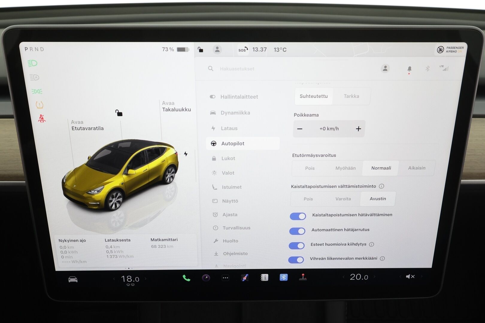 Tesla Model Y 2023 Long Range Dual Motor * Lasikatto / Koukku / ILP / ACC / Matrix-LED / Muistipenkki / P.kamera / Premium Audio / Navi * - 1-om Suomi-auto / 2x Latauskaapelit / Kahdet renkaat aluvanteilla