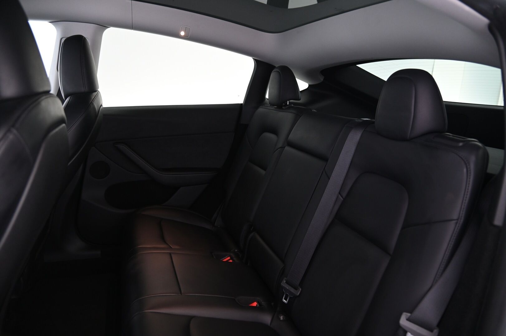 Tesla Model Y 2022 Performance Dual Motor *Lämpöpumppu / AP3 / AMD Ryzen / Premium Audio* - 3,99 % KORKOTARJOUS TÄHÄN AUTOON - Juuri saapunut! / Akku kuntotarkastettu*
