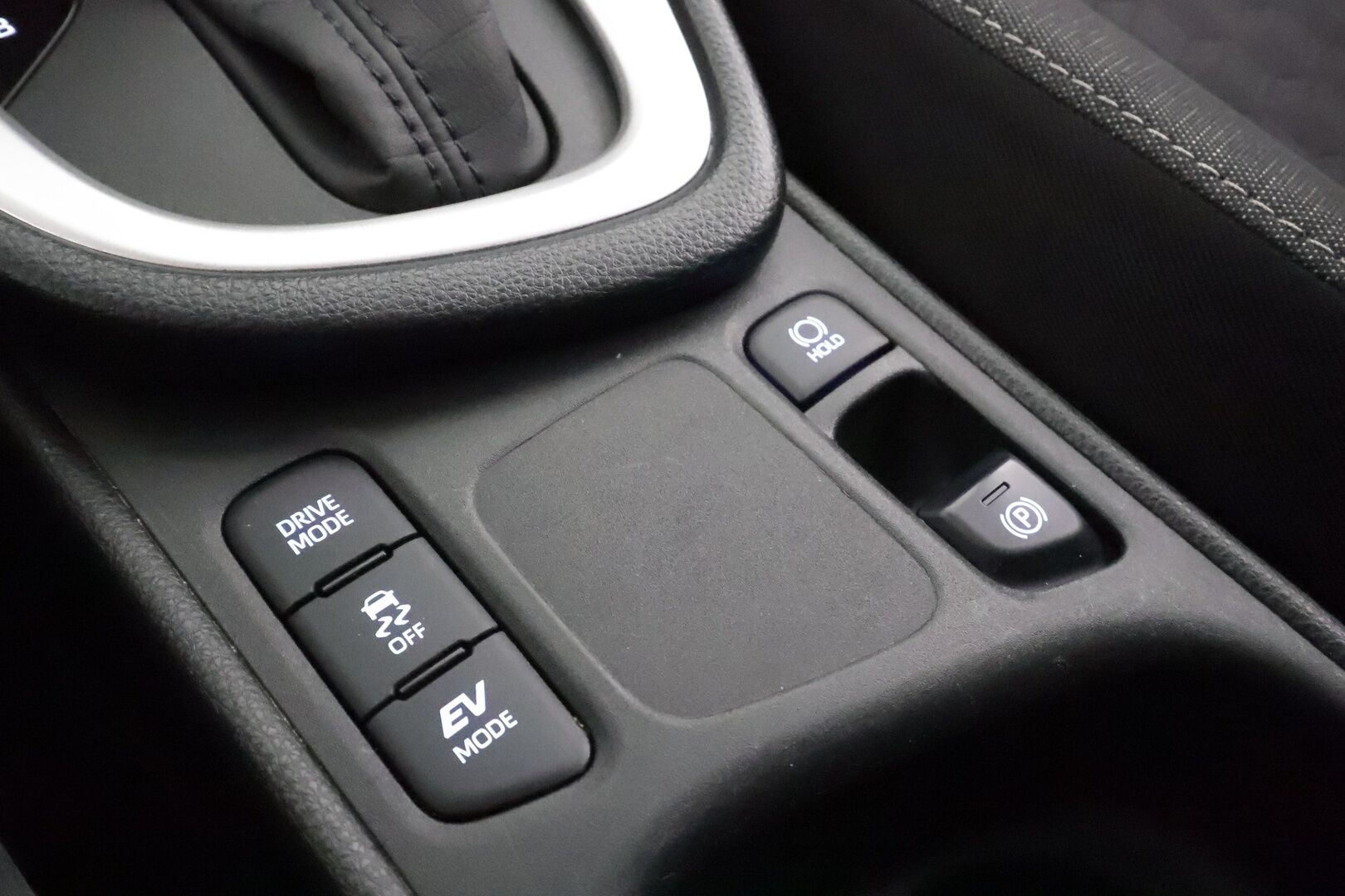 Toyota Yaris 2023 1,5 Hybrid Active * ACC / P.Kamera / Kaistavahti / Apple&Android / 2x Renkaat / ALV * - HULLUT AVAJAISHULINAT KORKOTARJOUS 3,29 %