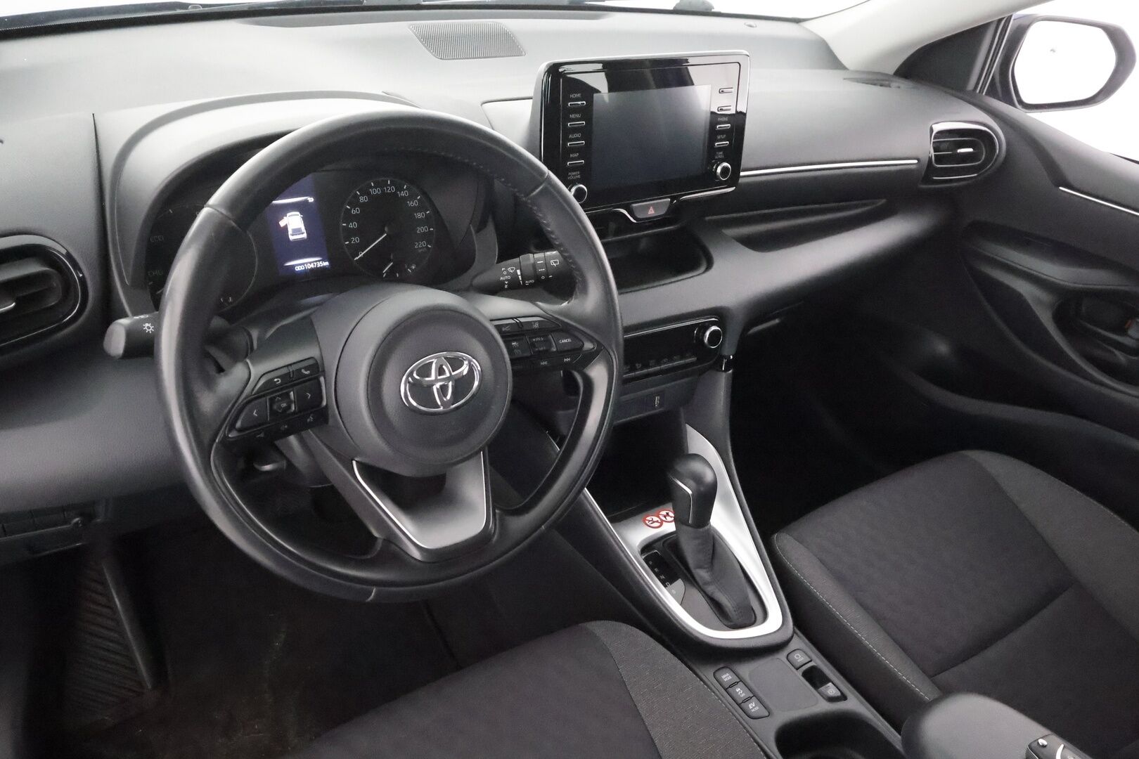 Toyota Yaris 2023 1,5 Hybrid Active * ACC / P.Kamera / Kaistavahti / Apple&Android / 2x Renkaat / ALV * - HULLUT AVAJAISHULINAT KORKOTARJOUS 3,29 %