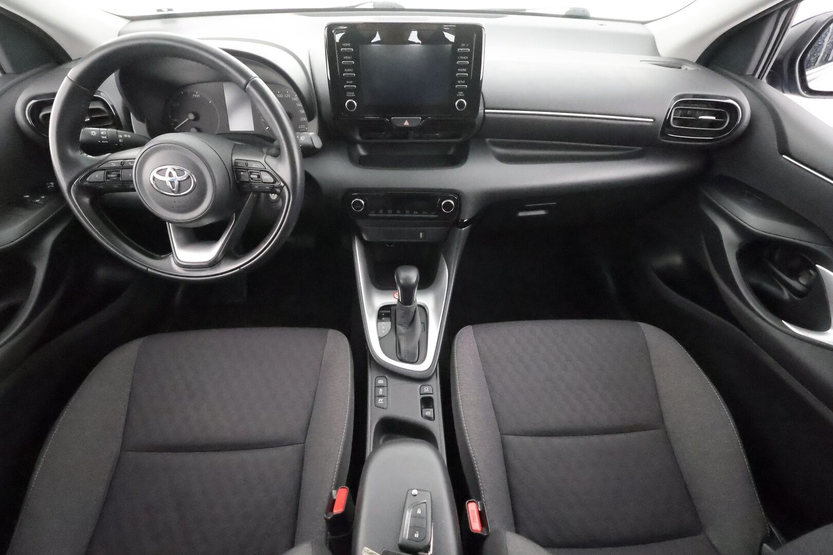 Toyota Yaris 2023 1,5 Hybrid Active * ACC / P.Kamera / Kaistavahti / Apple&Android / 2x Renkaat / ALV * - HULLUT AVAJAISHULINAT KORKOTARJOUS 3,29 %