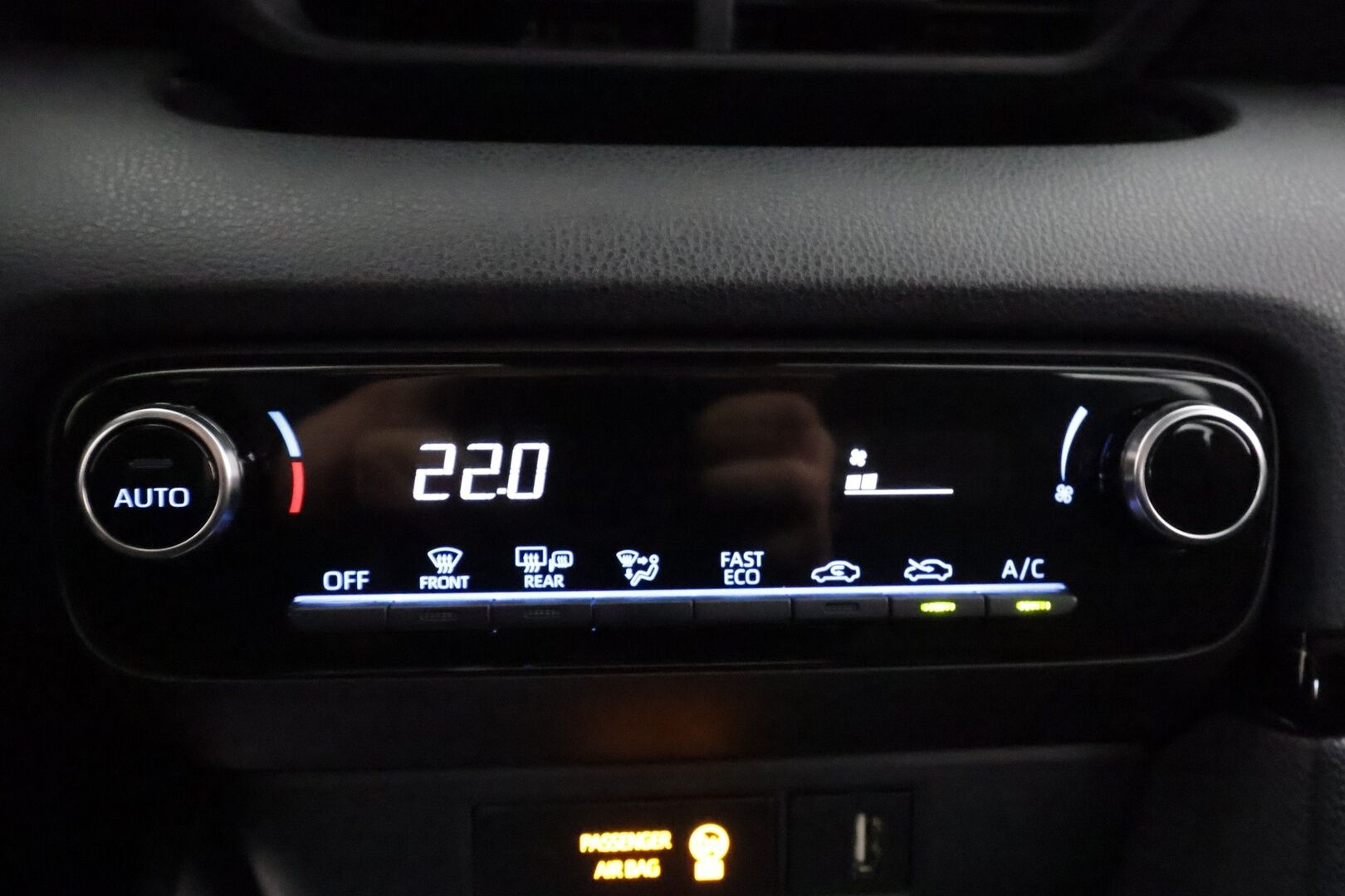 Toyota Yaris 2023 1,5 Hybrid Active * ACC / P.Kamera / Kaistavahti / Apple&Android / 2x Renkaat / ALV * - HULLUT AVAJAISHULINAT KORKOTARJOUS 3,29 %