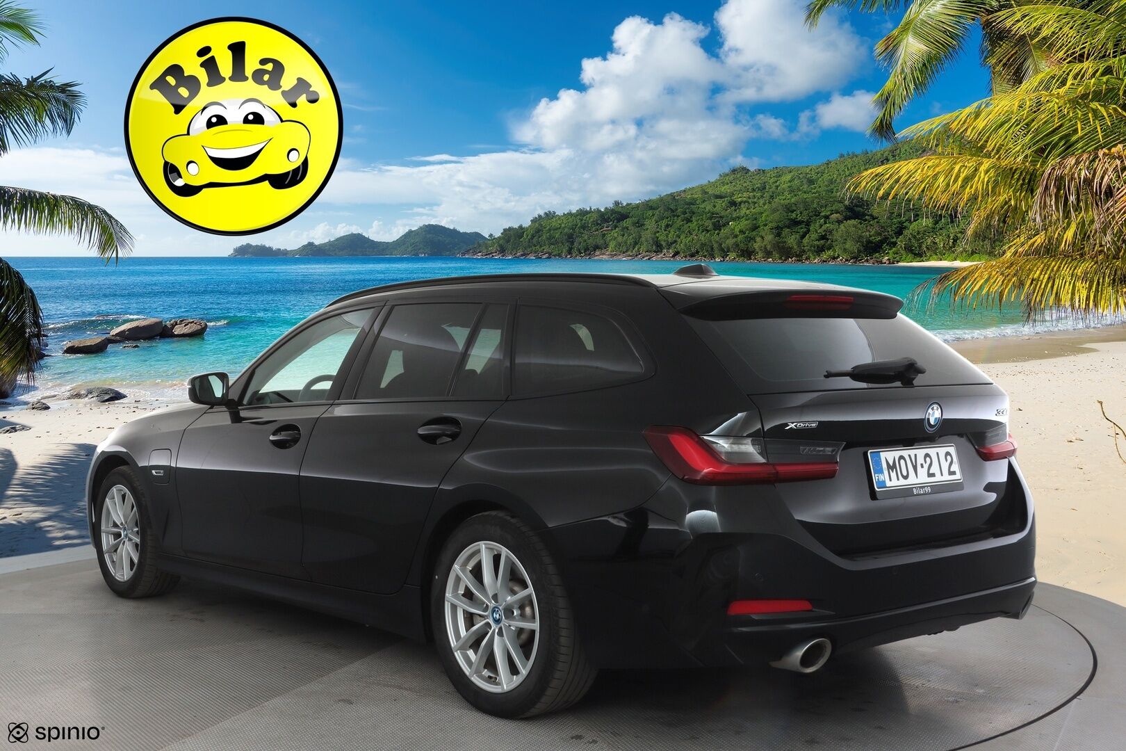 BMW 330 2023 G21 Touring 330e xDrive A Charged Edition - ACC | Koukku | LCI | Muistipenkki | Sporttinahat | P.kamera | Lane Assist | LED | 2x renkaat aluin | Suomiauto | 2x kaapelit | 