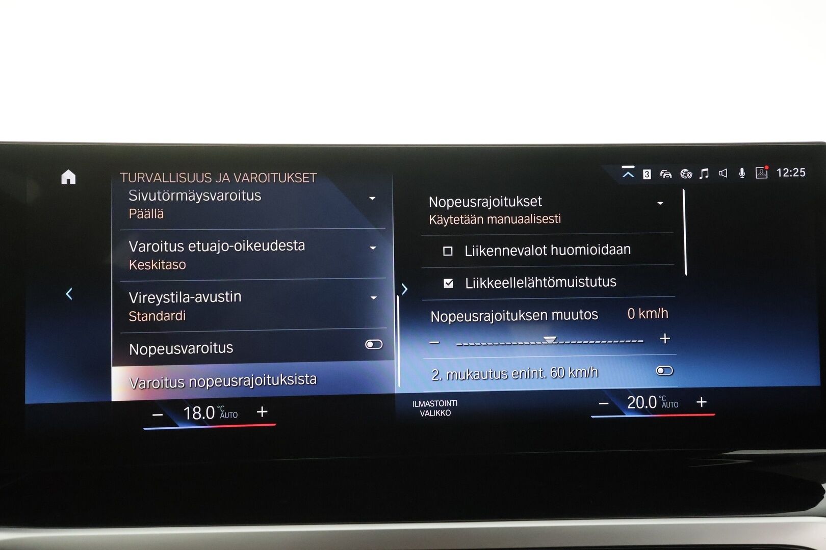 BMW 330 2023 G21 Touring 330e xDrive A Charged Edition - ACC | Koukku | LCI | Muistipenkki | Sporttinahat | P.kamera | Lane Assist | LED | 2x renkaat aluin | Suomiauto | 2x kaapelit | 