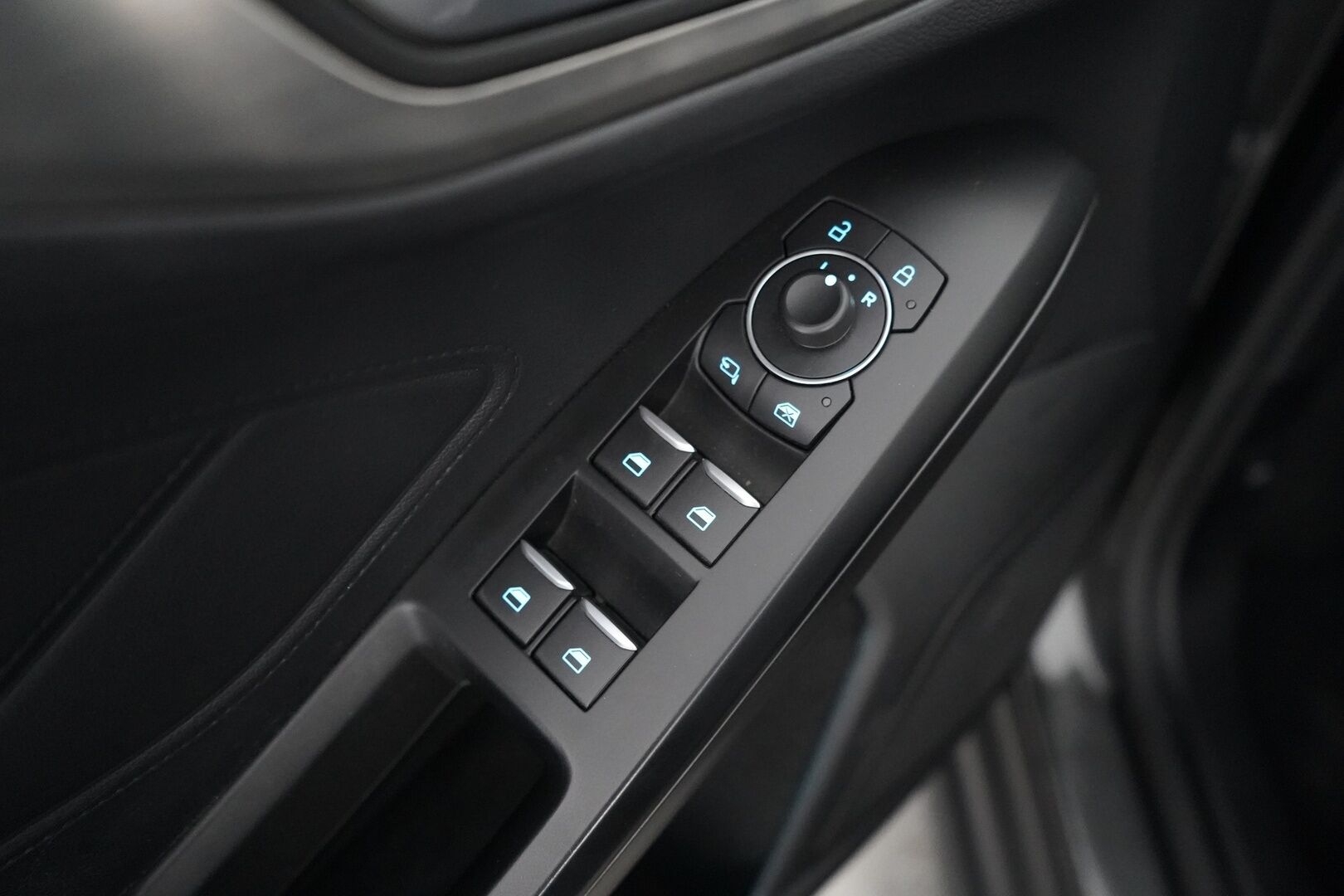 Ford Focus 2023 1.0 EcoBoost Hybrid Powershift 125hv A7 Titanium Wagon *Bang&Olufsen / Digimittaristo / ACC / Lohkolämmitin / Kamera / Sähkökontti* - Suomi-auto / Kahdet renkaat / Huippuvarustelu - HULLUT AVAJAISHULINAT KORKOTARJOUS 3,29 %