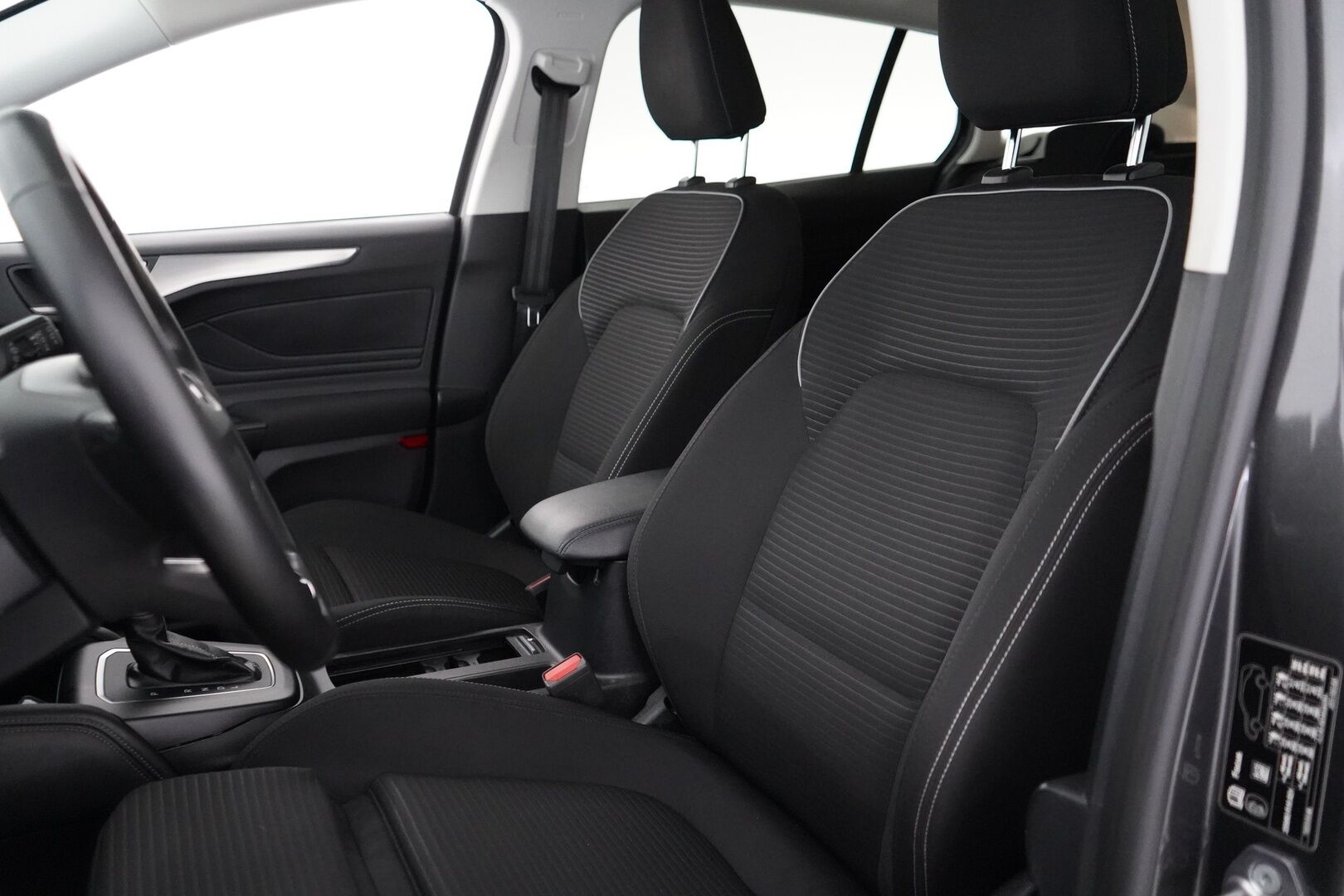 Ford Focus 2023 1.0 EcoBoost Hybrid Powershift 125hv A7 Titanium Wagon *Bang&Olufsen / Digimittaristo / ACC / Lohkolämmitin / Kamera / Sähkökontti* - Suomi-auto / Kahdet renkaat / Huippuvarustelu - HULLUT AVAJAISHULINAT KORKOTARJOUS 3,29 %