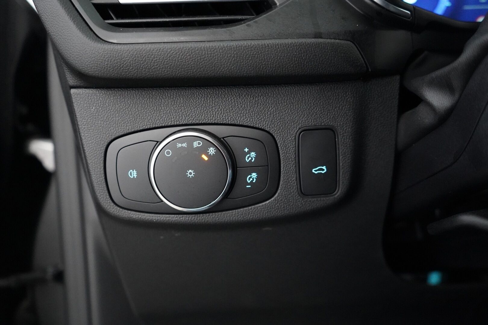 Ford Focus 2023 1.0 EcoBoost Hybrid Powershift 125hv A7 Titanium Wagon *Bang&Olufsen / Digimittaristo / ACC / Lohkolämmitin / Kamera / Sähkökontti* - Suomi-auto / Kahdet renkaat / Huippuvarustelu - HULLUT AVAJAISHULINAT KORKOTARJOUS 3,29 %