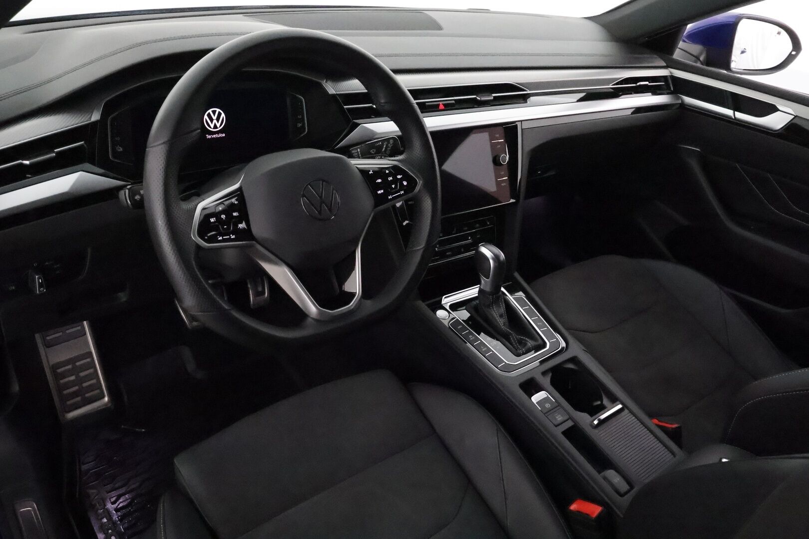 Volkswagen Arteon 2022 Shooting Brake R-Line Business eHybrid 160 kW DSG **Webasto / Adapt.vakkari / Koukku / P.kamera / Hierovapenkki / LED** - 3,99 % KORKOTARJOUS TÄHÄN AUTOON - 2x Latauskaapelit / Kahdet Renkaat