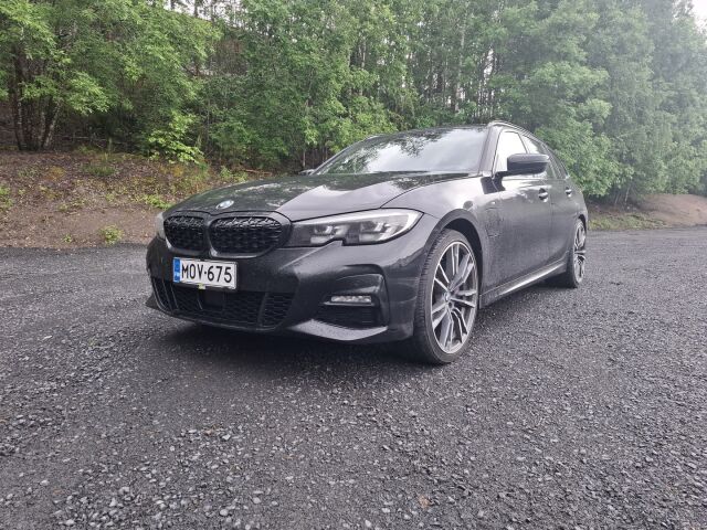 BMW 330 -kuva