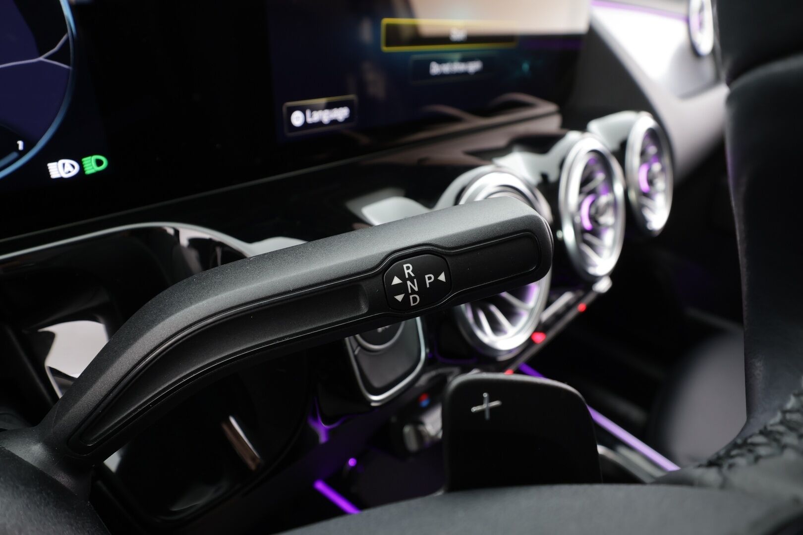 Mercedes-Benz B 2023 250 e A Business Edition * Multibeam LED / Peruutuskamera / Widescreen / Comand Navi / Puolinahkasisusta / Vakkari / Keyless - 1.Om Suomi-auto / Kahdet renkaat aluvanteilla - HULLUT AVAJAISHULINAT KORKOTARJOUS 3,29 %