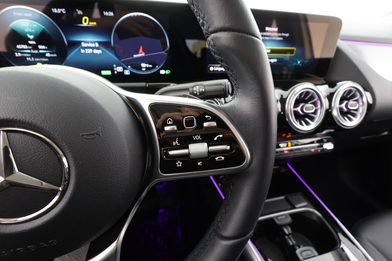 Mercedes-Benz B 2023 250 e A Business Edition * Multibeam LED / Peruutuskamera / Widescreen / Comand Navi / Puolinahkasisusta / Vakkari / Keyless - 1.Om Suomi-auto / Kahdet renkaat aluvanteilla - HULLUT AVAJAISHULINAT KORKOTARJOUS 3,29 %