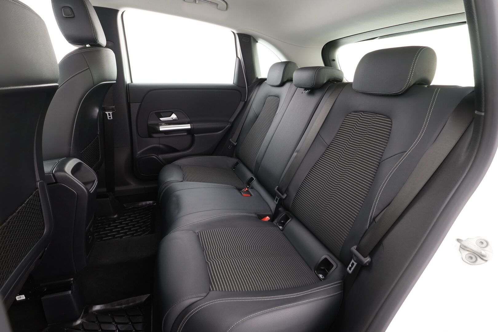 Mercedes-Benz B 2023 250 e A Business Edition * Multibeam LED / Peruutuskamera / Widescreen / Comand Navi / Puolinahkasisusta / Vakkari / Keyless - 1.Om Suomi-auto / Kahdet renkaat aluvanteilla - HULLUT AVAJAISHULINAT KORKOTARJOUS 3,29 %