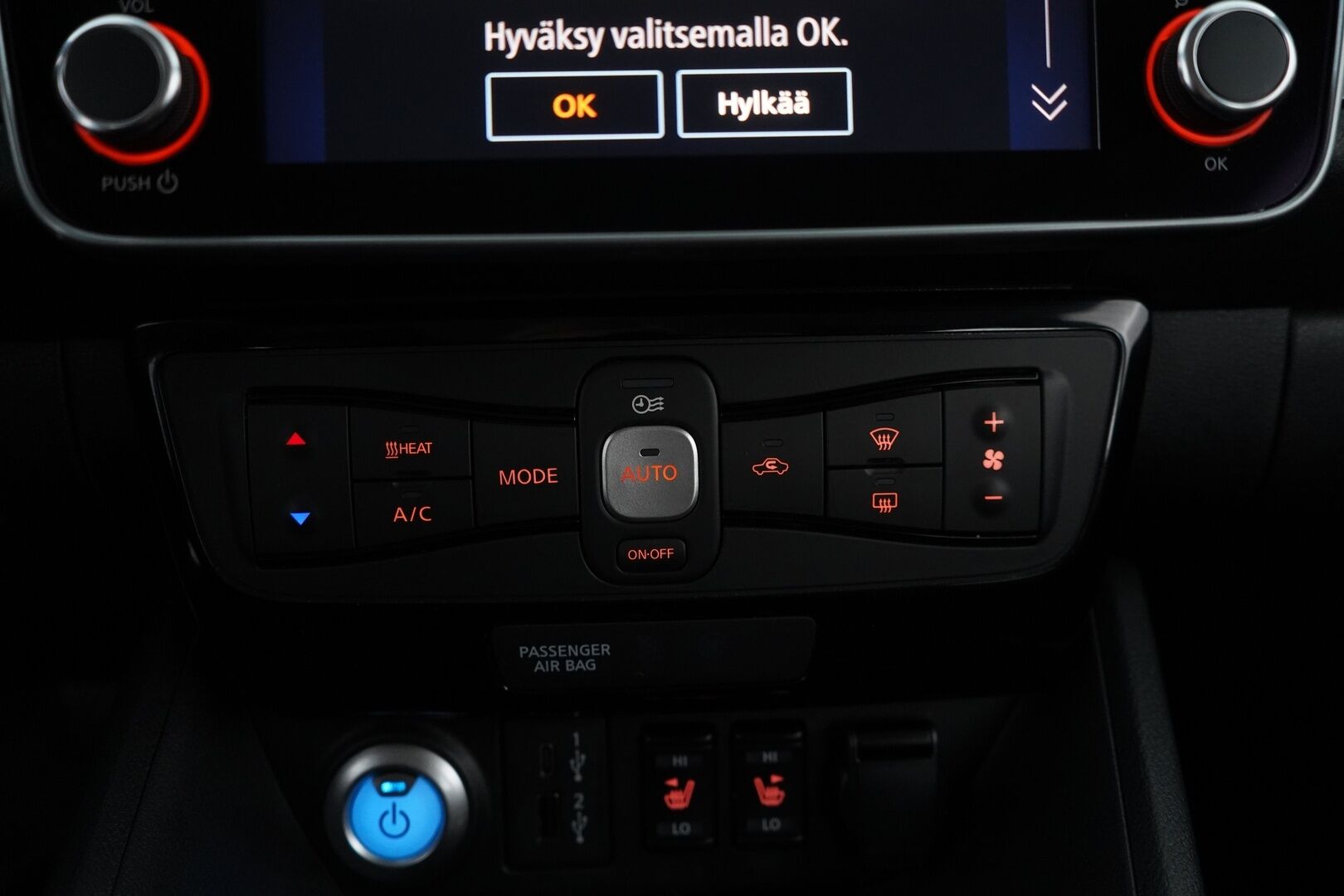 Nissan Leaf 2023 N-Connecta 40 kWh FI  / ACC / Blis / Keyless / 360 kamera / Navi / Ratinlämmitin - Suomi-auto / Kahdet alumiinivanteet renkailla! / Uusi tuulilasi vaihdettu 06/25!