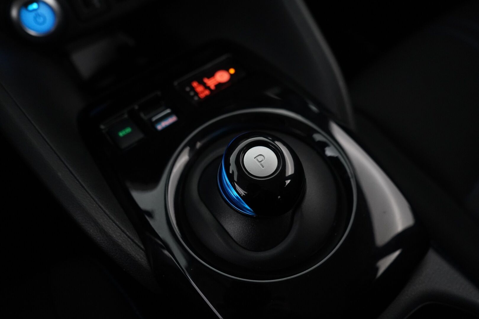 Nissan Leaf 2023 N-Connecta 40 kWh FI  / ACC / Blis / Keyless / 360 kamera / Navi / Ratinlämmitin - Suomi-auto / Kahdet alumiinivanteet renkailla! / Uusi tuulilasi vaihdettu 06/25!