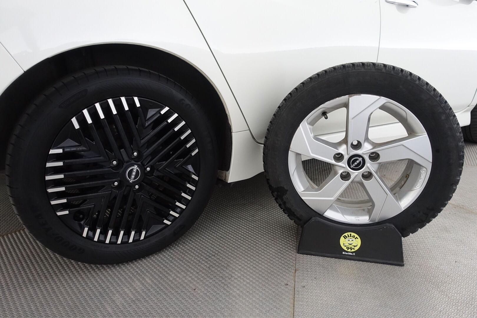 Nissan Leaf 2023 N-Connecta MY22 39 kWh LED FI - | SOH 91,1% | 360° kamera | BLIS | Adaptiivinen vakkari | Lane/Side Assist | LED-valot | Keyless | Ratinlämmitys | 2x renkaat&vanteet |