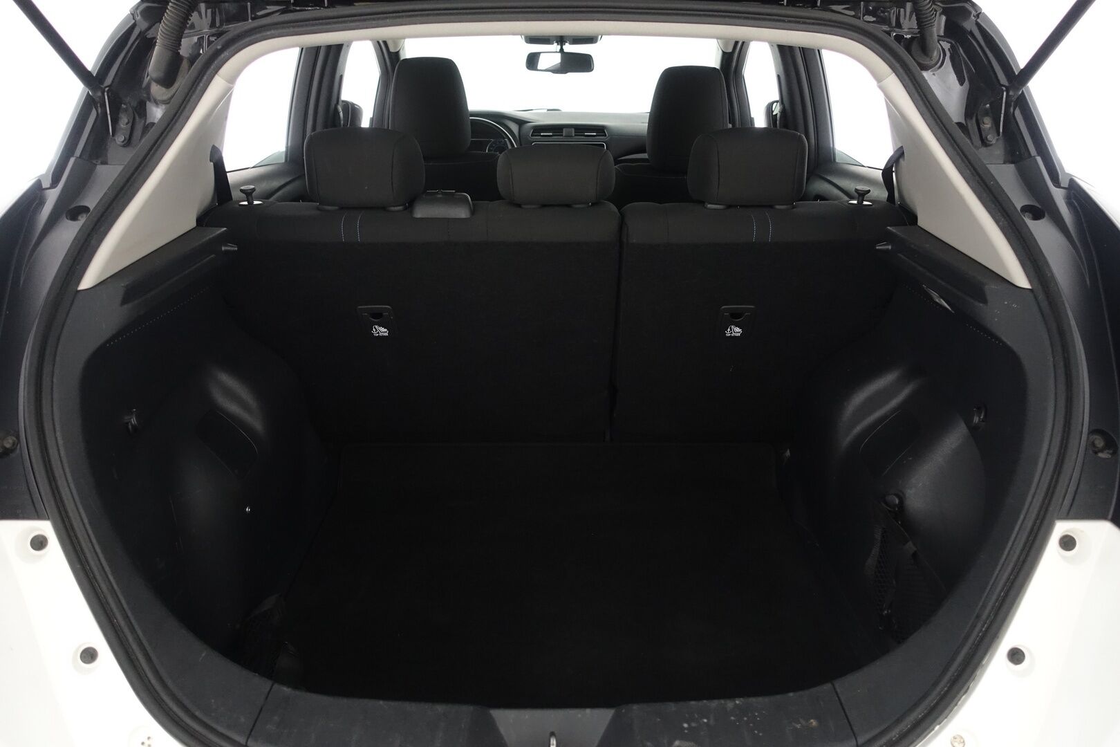 Nissan Leaf 2023 N-Connecta MY22 39 kWh LED FI - | SOH 91,1% | 360° kamera | BLIS | Adaptiivinen vakkari | Lane/Side Assist | LED-valot | Keyless | Ratinlämmitys | 2x renkaat&vanteet |