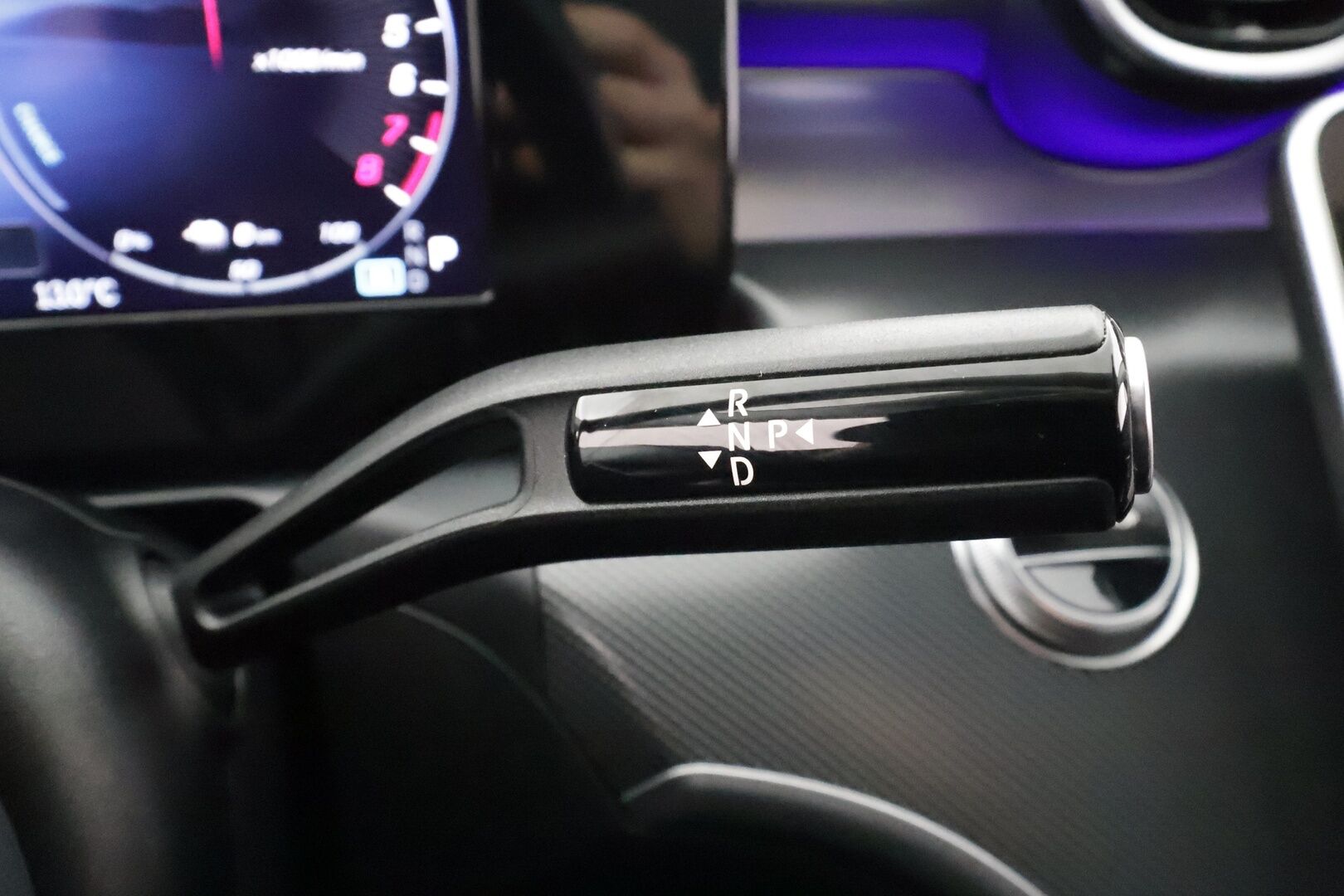 Mercedes-Benz C 2023 300 e T A Business * Distronic Pro / P.kamera / IHC / Puolinahat / Koukku / Sähköluukku / Navi * - 1.Om Suomi-auto / Kahdet renkaat aluvanteilla / Merkkihuollettu