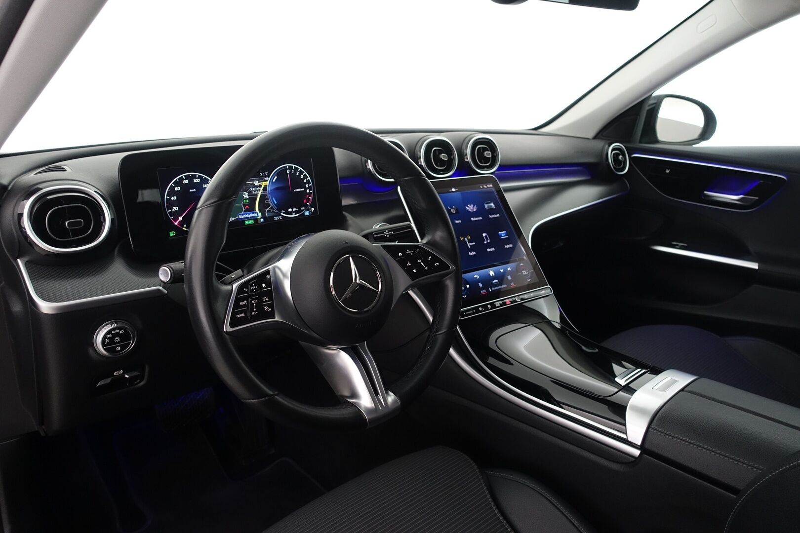 Mercedes-Benz C 2023 300 e T A Business - | Distronic Pro | Merkkihuollot! | P.kamera | IHC | Puolinahat | Koukku | Sähköluukku | Navi | 1.Om Suomi-auto | Kahdet renkaat aluvanteilla |