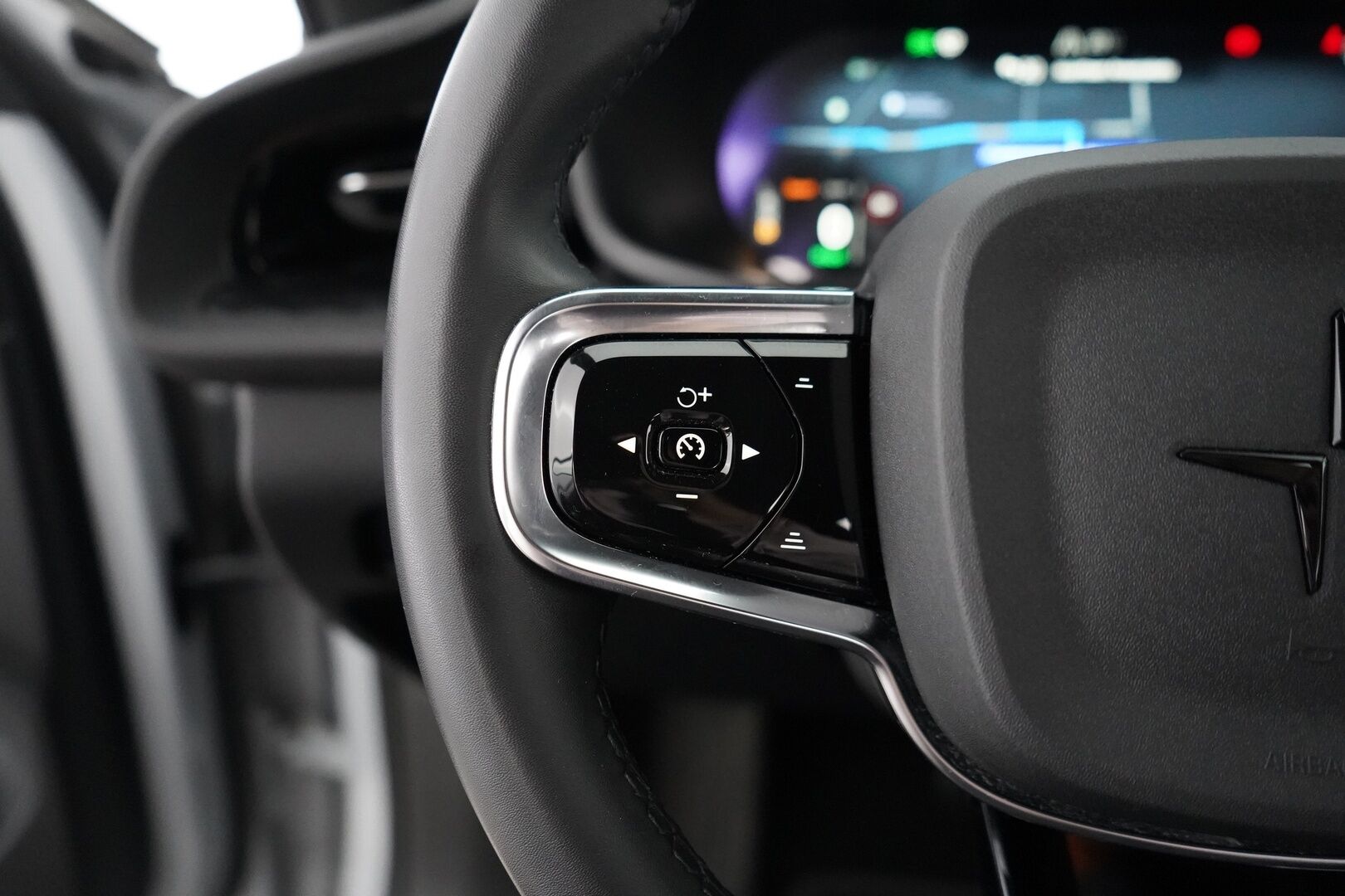 Polestar 2 2023 Standard Range Single Motor, 170kW, 69kWh * ACC / 360 Kamera / Lisälämmitin / Kuskinpenkki muistilla / Pilot assist * - Suomi-auto / SoH 94% / Pilot Lite