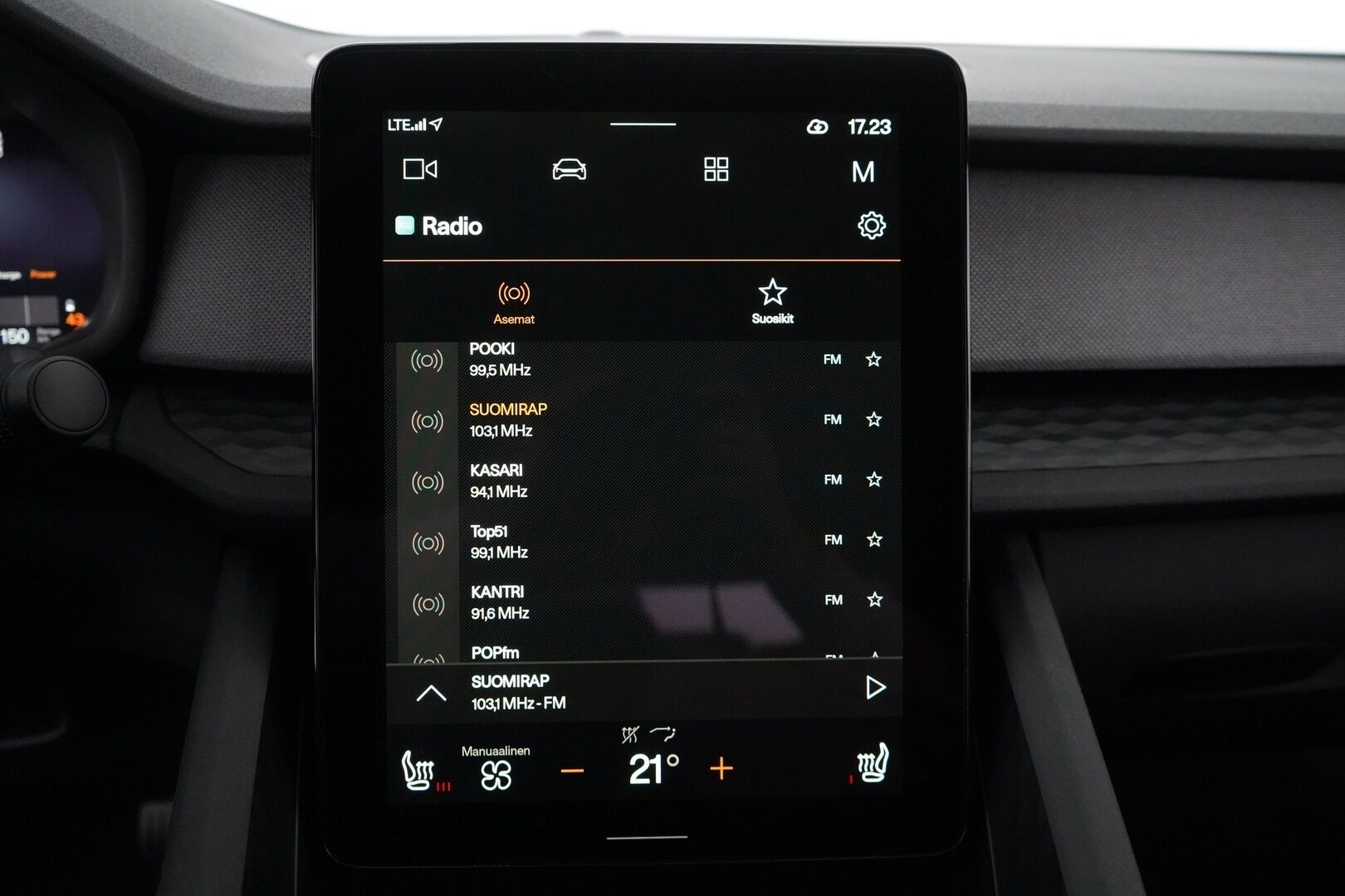 Polestar 2 2023 Standard Range Single Motor, 170kW, 69kWh * ACC / 360 Kamera / Lisälämmitin / Kuskinpenkki muistilla / Pilot assist * - Suomi-auto / SoH 94% / Pilot Lite