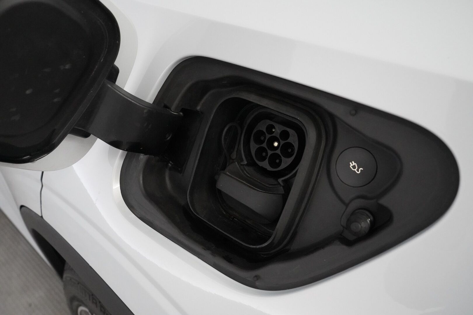 Polestar 2 2023 Standard Range Single Motor, 170kW, 69kWh * ACC / 360 Kamera / Lisälämmitin / Kuskinpenkki muistilla / Pilot assist * - Suomi-auto / SoH 94% / Pilot Lite