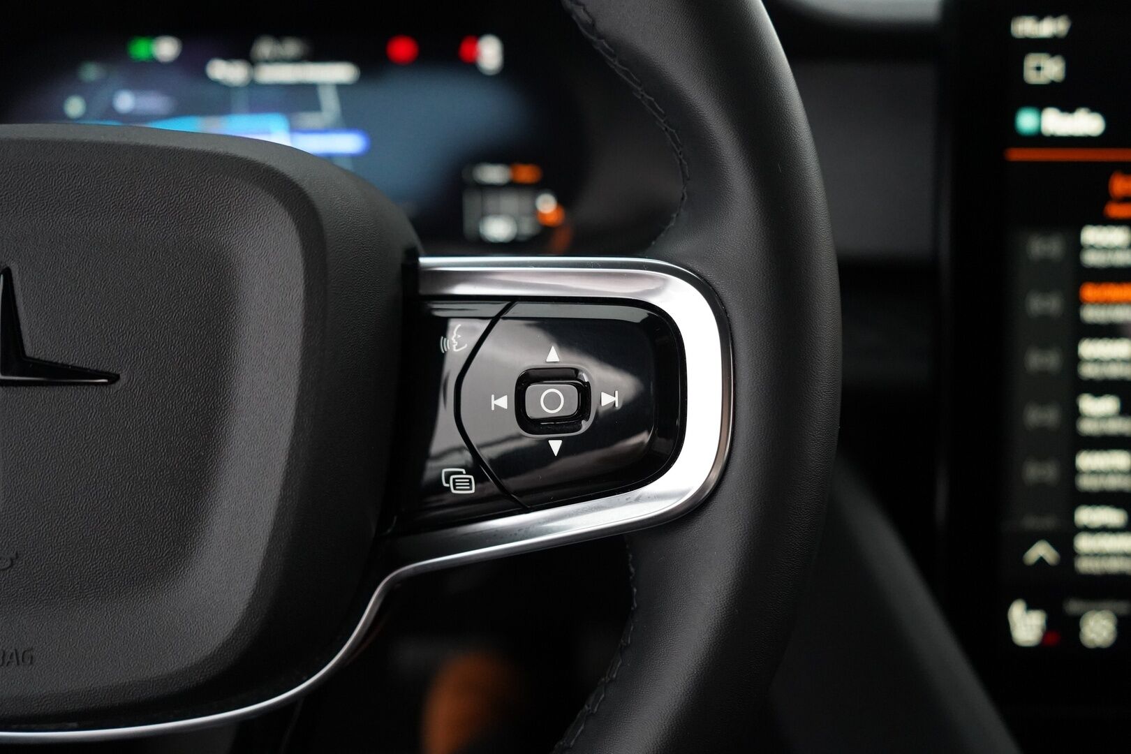 Polestar 2 2023 Standard Range Single Motor, 170kW, 69kWh * ACC / 360 Kamera / Lisälämmitin / Kuskinpenkki muistilla / Pilot assist * - Suomi-auto / SoH 94% / Pilot Lite