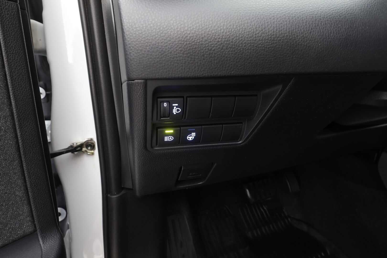Toyota Yaris 2021 1,5 Hybrid Style - | ACC | Puolinahat | LED | P.kamera | LTA | Apple & Android | Lämm. ratti | Keyless | Ylläpitolaturi | Lohko+sisälämmitin | Merkkihuollot | 