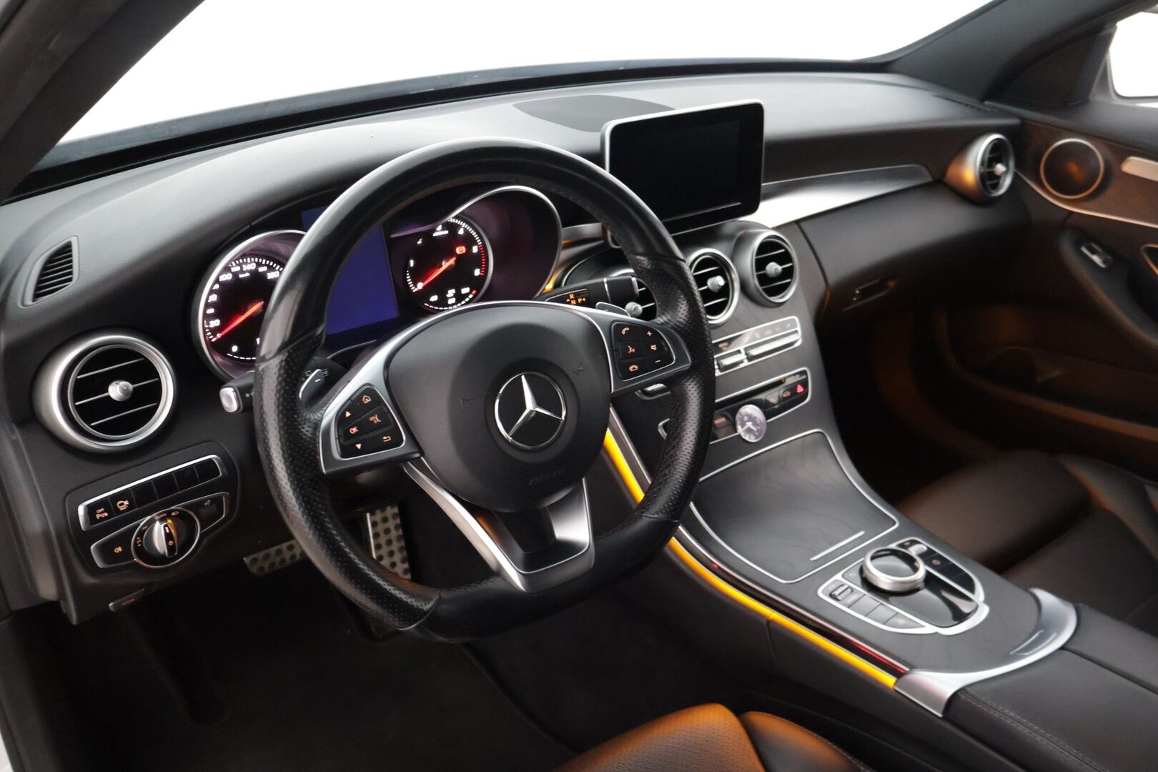 Mercedes-Benz C 2016 220 d T 4Matic 30 Years Edition  * AMG sisä- ja ulkopaketti / Webasto / Vakkari / 360° Kamera * - * Todella tyylikäs Suomi-Auto AMG paketilla! *