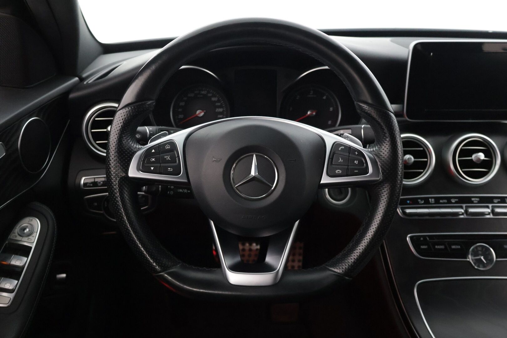Mercedes-Benz C 2016 220 d T 4Matic 30 Years Edition  * AMG sisä- ja ulkopaketti / Webasto / Vakkari / 360° Kamera * - * Todella tyylikäs Suomi-Auto AMG paketilla! *