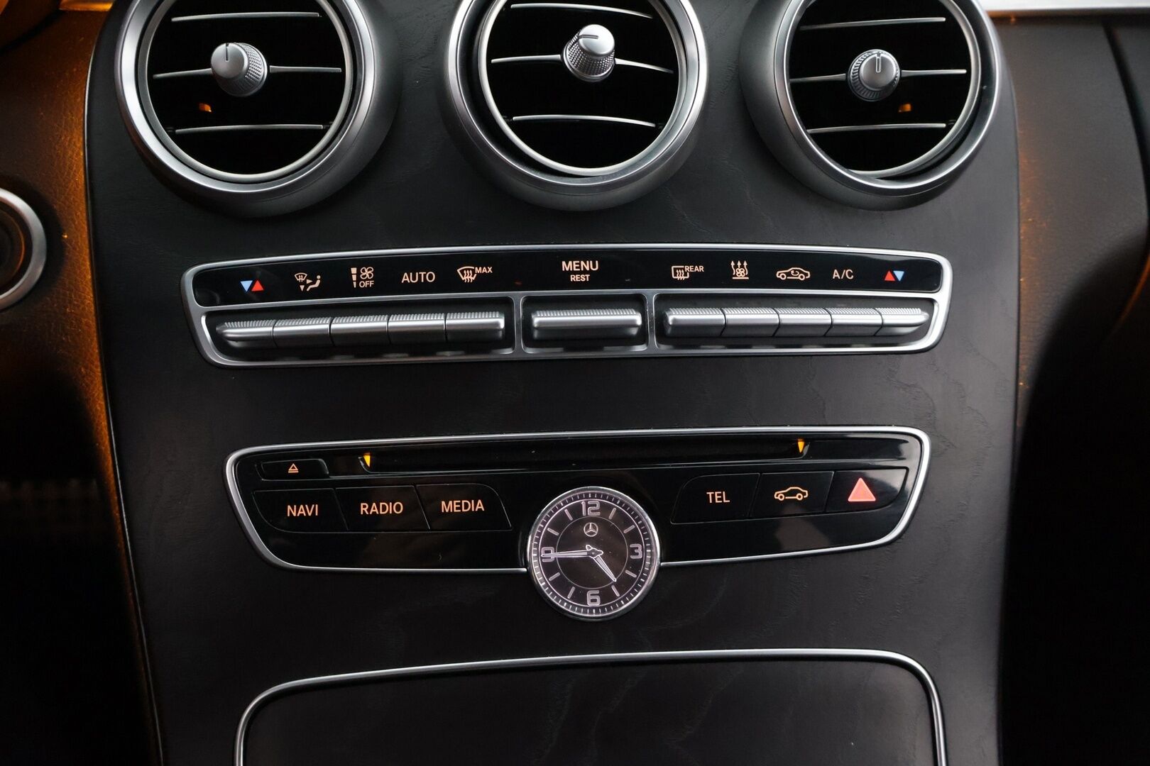 Mercedes-Benz C 2016 220 d T 4Matic 30 Years Edition  * AMG sisä- ja ulkopaketti / Webasto / Vakkari / 360° Kamera * - * Todella tyylikäs Suomi-Auto AMG paketilla! *
