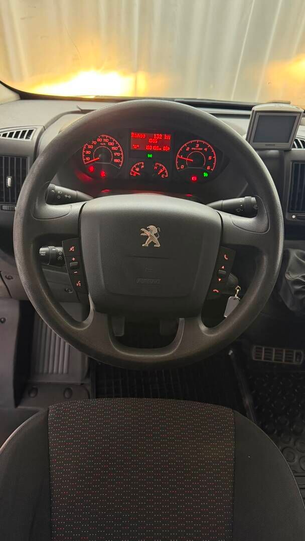Peugeot Boxer 2016 335 L2H1 HDi 110 FAP - Juuri huollettu | Vakionopeudensäädin | Vetokoukku | Webasto |Lohkolämmitin sisäpistokkeella | Huoltokirja | ALV vähennyskelpoinen