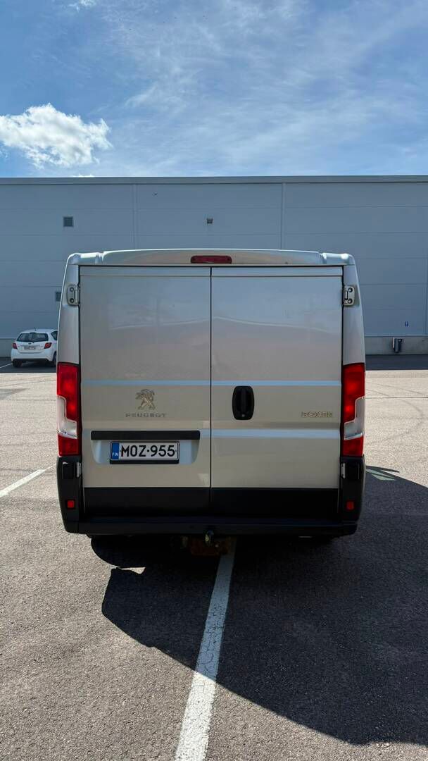 Peugeot Boxer 2016 335 L2H1 HDi 110 FAP - Juuri huollettu | Vakionopeudensäädin | Vetokoukku | Webasto |Lohkolämmitin sisäpistokkeella | Huoltokirja | ALV vähennyskelpoinen
