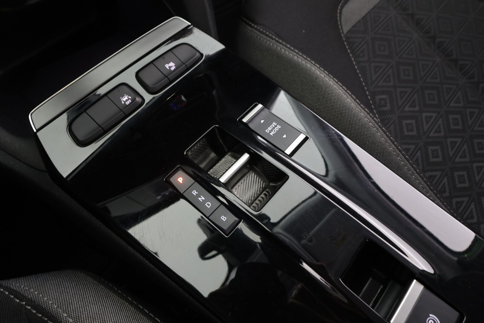 Opel Mokka-e 2023 Comfort 136 automaatti - | LED | 360-Kamera | Digimittaristo | Vakkari | Bluetooth | Suomi-auto | Kahdet Renkaat | Merkkihuollettu |