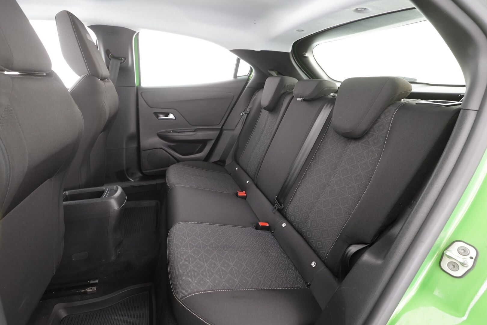 Opel Mokka-e 2023 Comfort 136 automaatti - | LED | 360-Kamera | Digimittaristo | Vakkari | Bluetooth | Suomi-auto | Kahdet Renkaat | Merkkihuollettu |