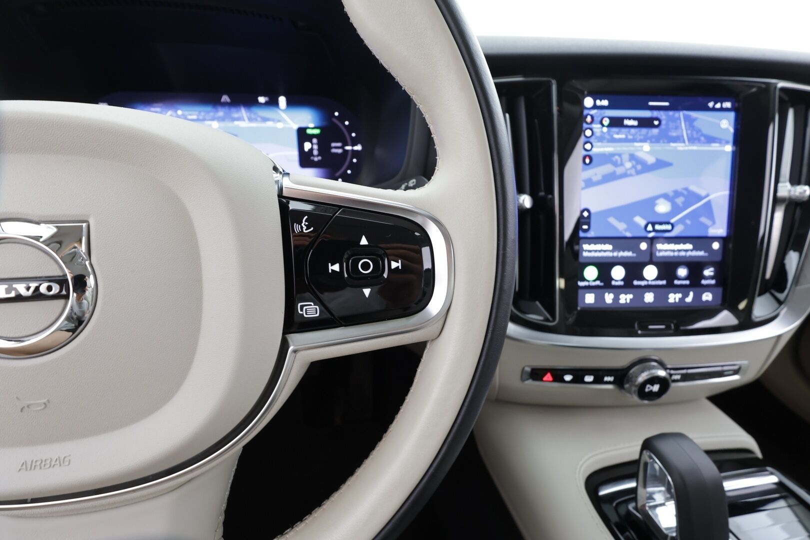 Volvo V60 2023 T6 AWD Long Range Plus Bright aut - | ACC | Koukku | Harman/Kardon | Sporttinahat muistilla | Full-LED Active | P.kamera | Pilot Assist | Keyless | Merkkihuollot | 1-om suomiauto | 